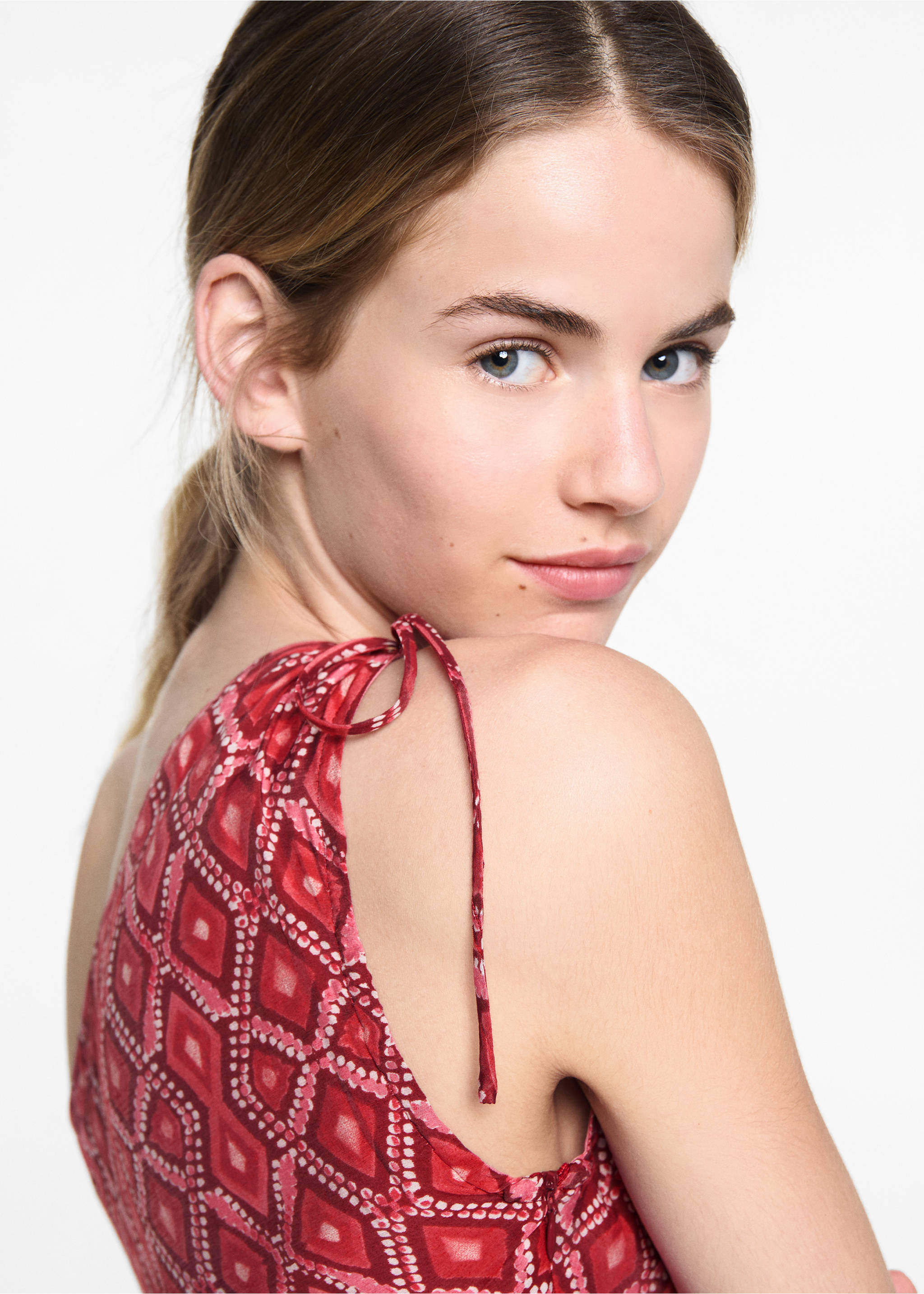 Asymmetrisches Printkleid - Detail des Artikels 1, Rot. Ref: 67006759-00.