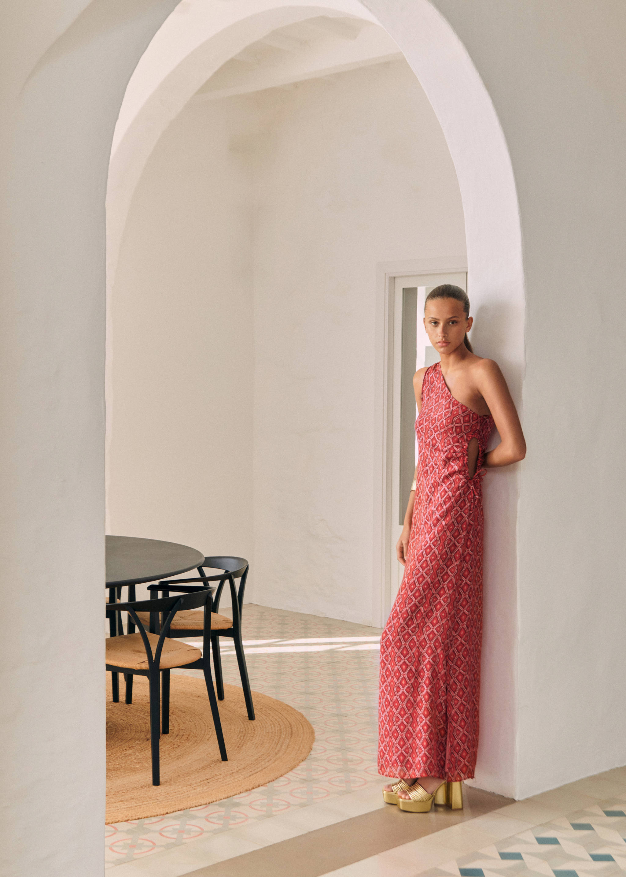 Asymmetrisches Printkleid - Detail des Artikels 5, Rot. Ref: 67006759-00.