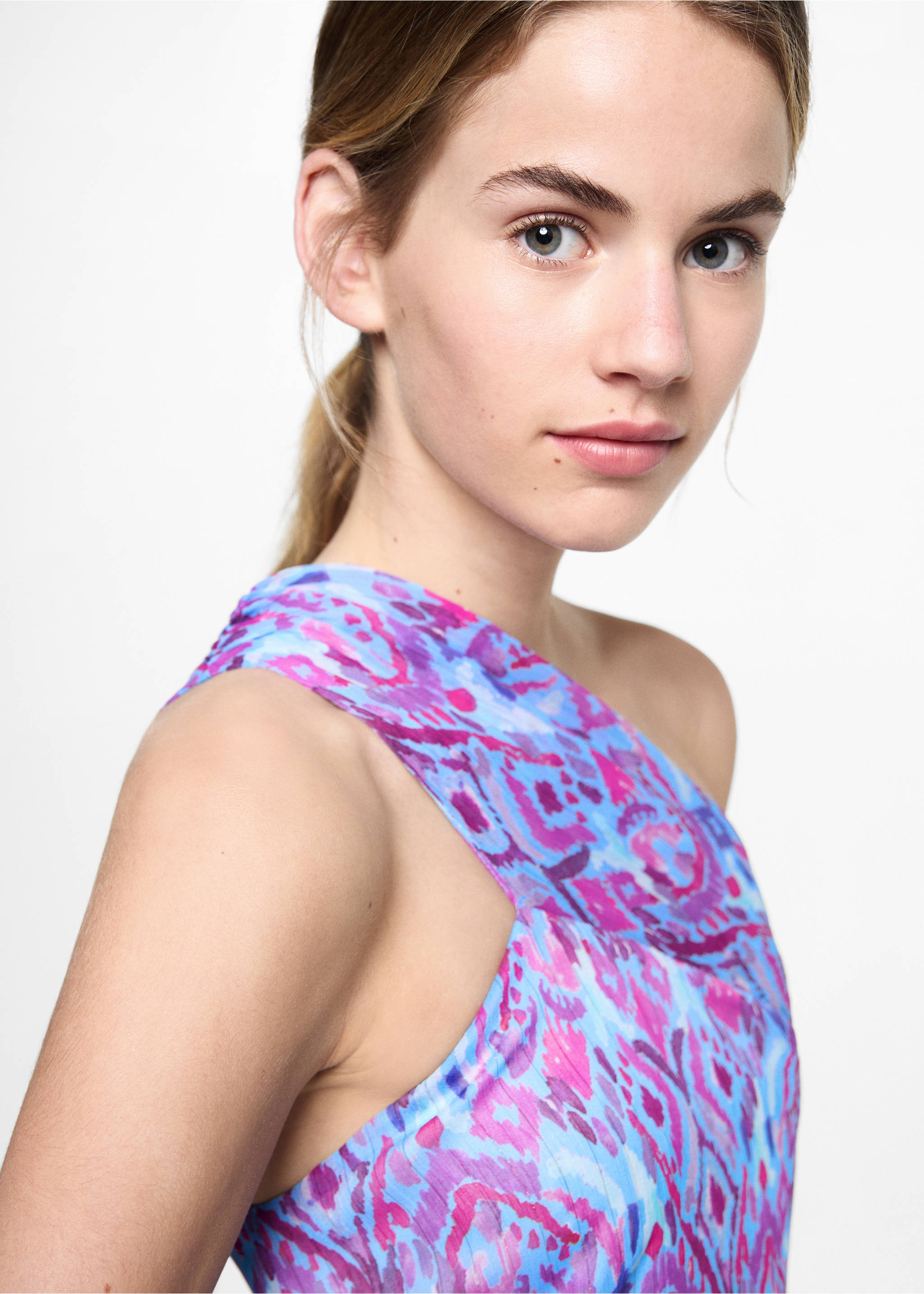 Asymmetrisches Printkleid - Detail des Artikels 1, Lila. Ref: 67006763-00.