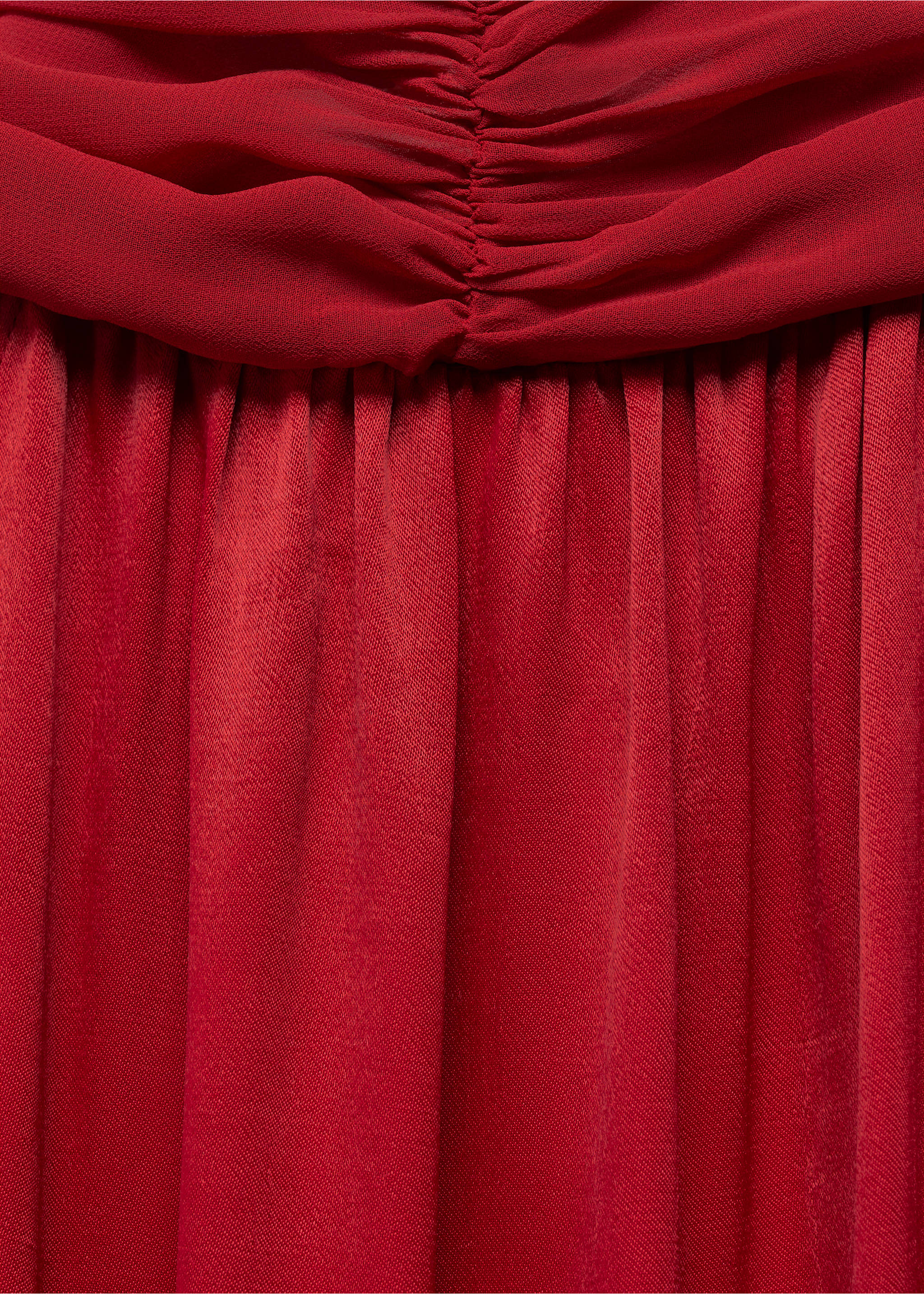Open back dress cape - Details of the article 8, Red. Ref: 67006764-00.