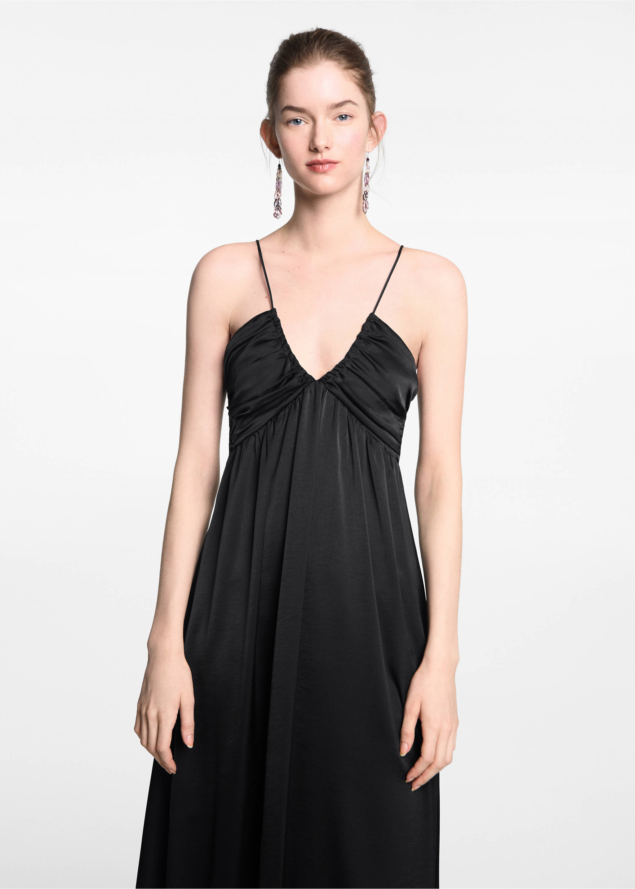 Langes Plisseekleid - Mittlere Ansicht, Schwarz. Ref: 67006766-00.