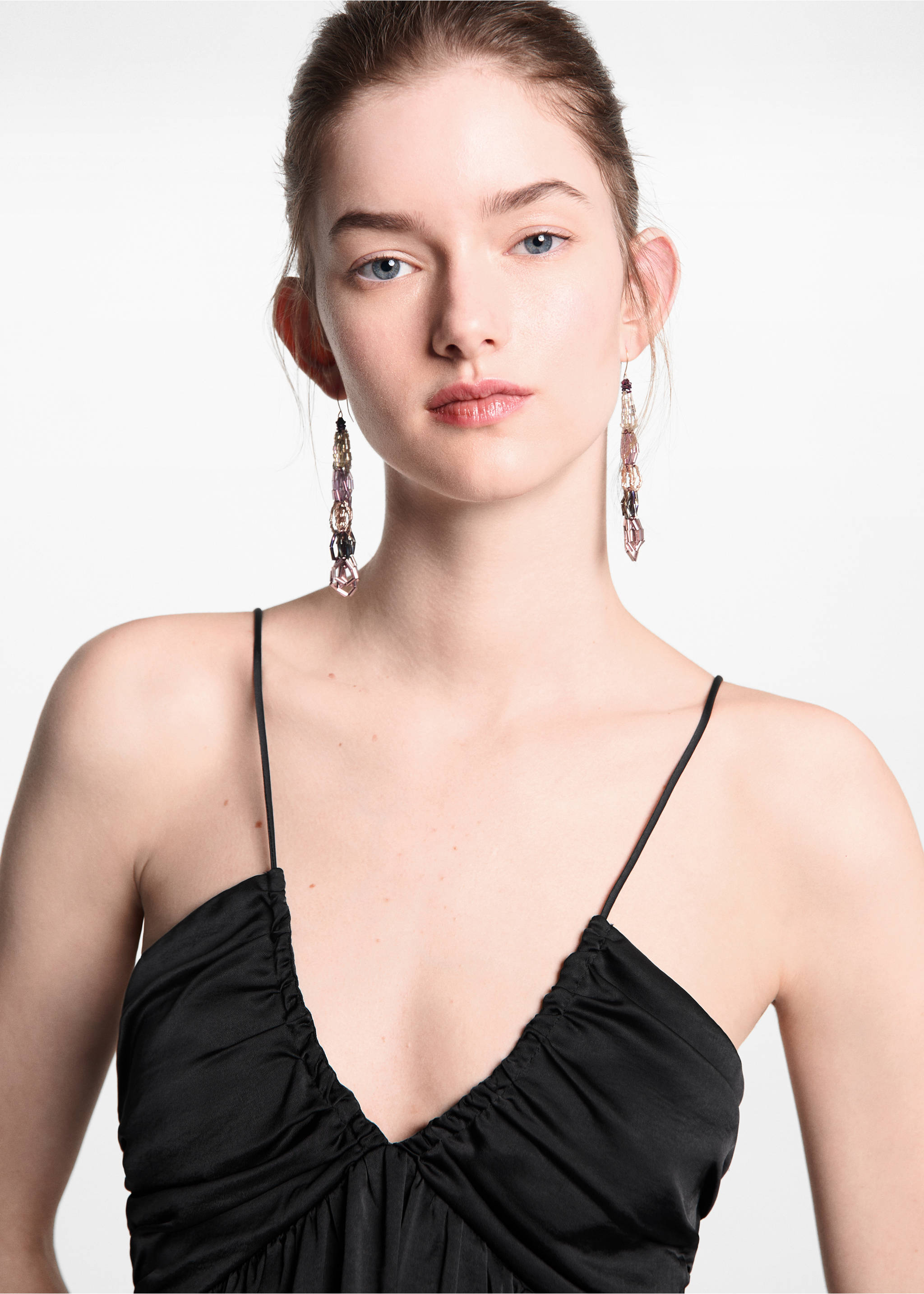 Langes Plisseekleid - Detail des Artikels 1, Schwarz. Ref: 67006766-00.