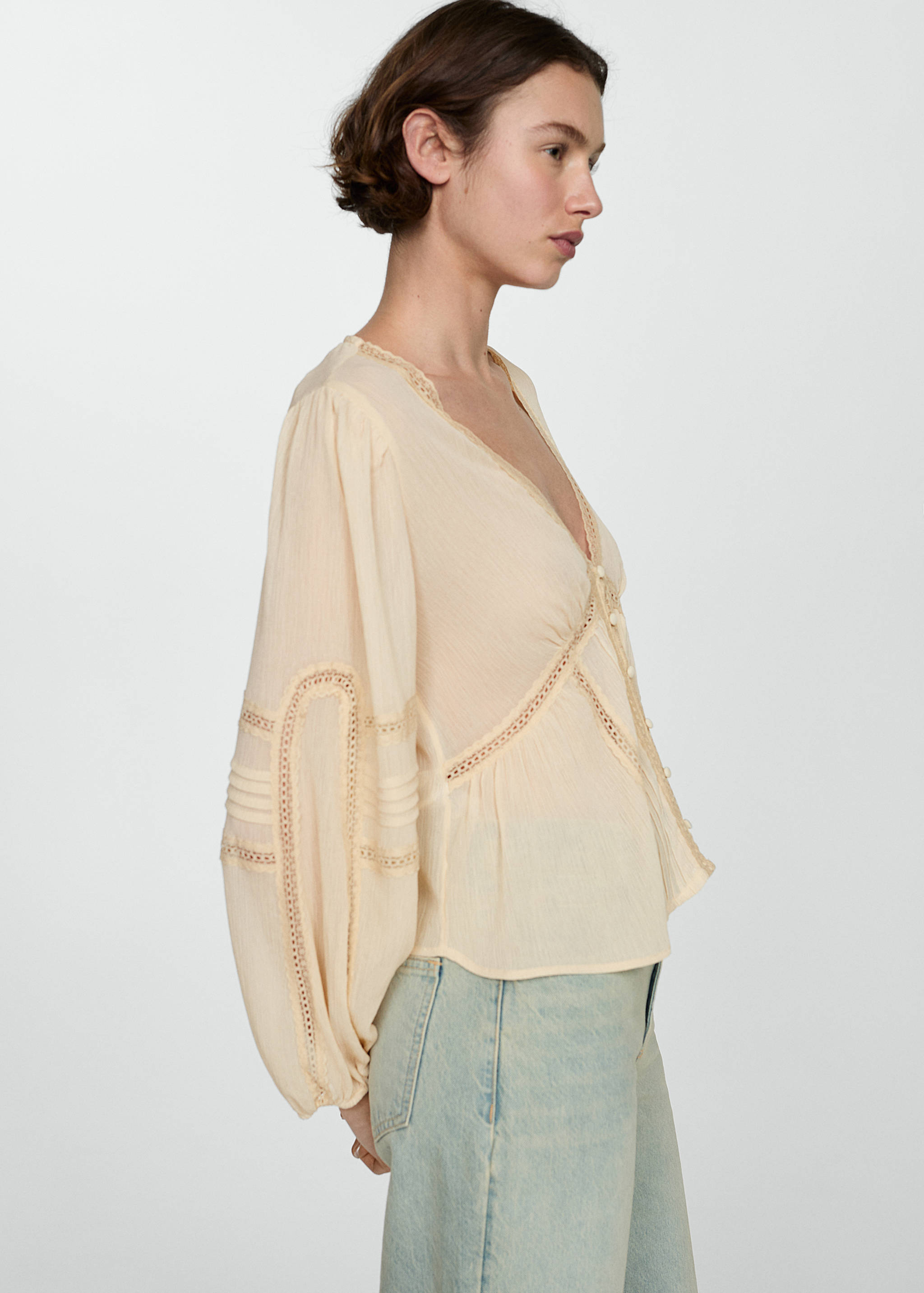 Embroidered flowy blouse - Details of the article 1