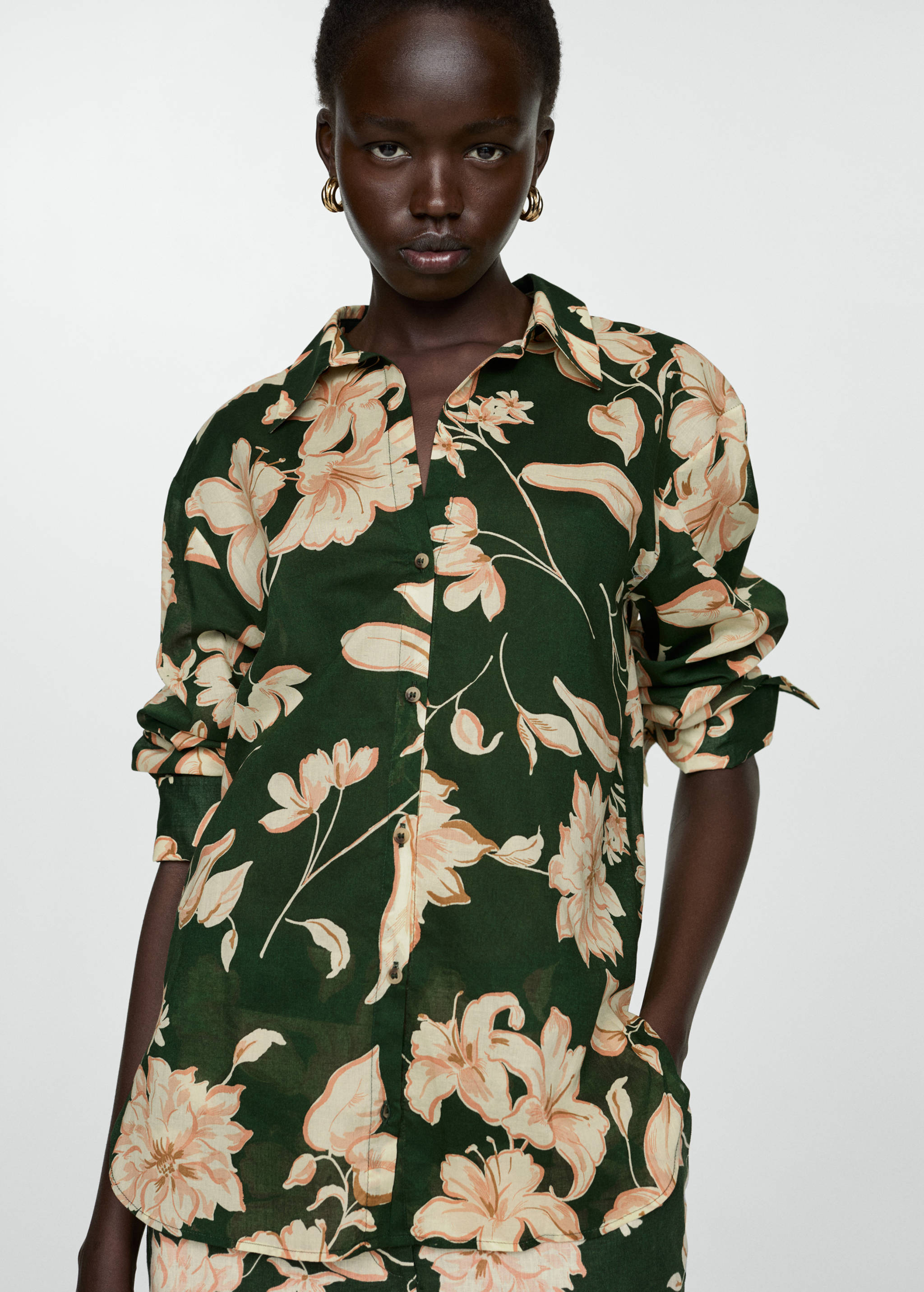 Camisa flores algodón - Plano medio