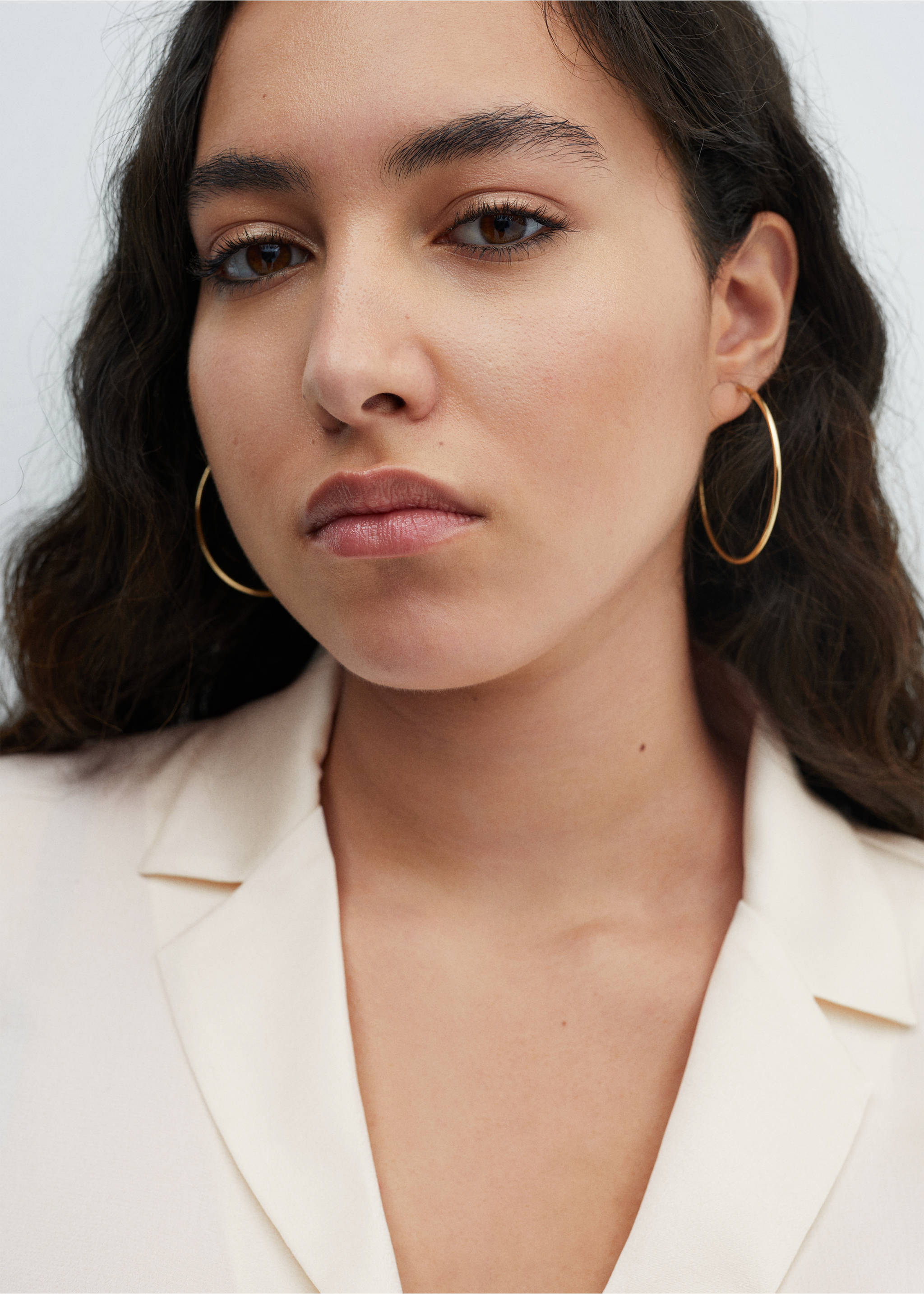 Short-sleeved satin shirt - Details of the article 4, Ecru. Ref: 67007129-00.