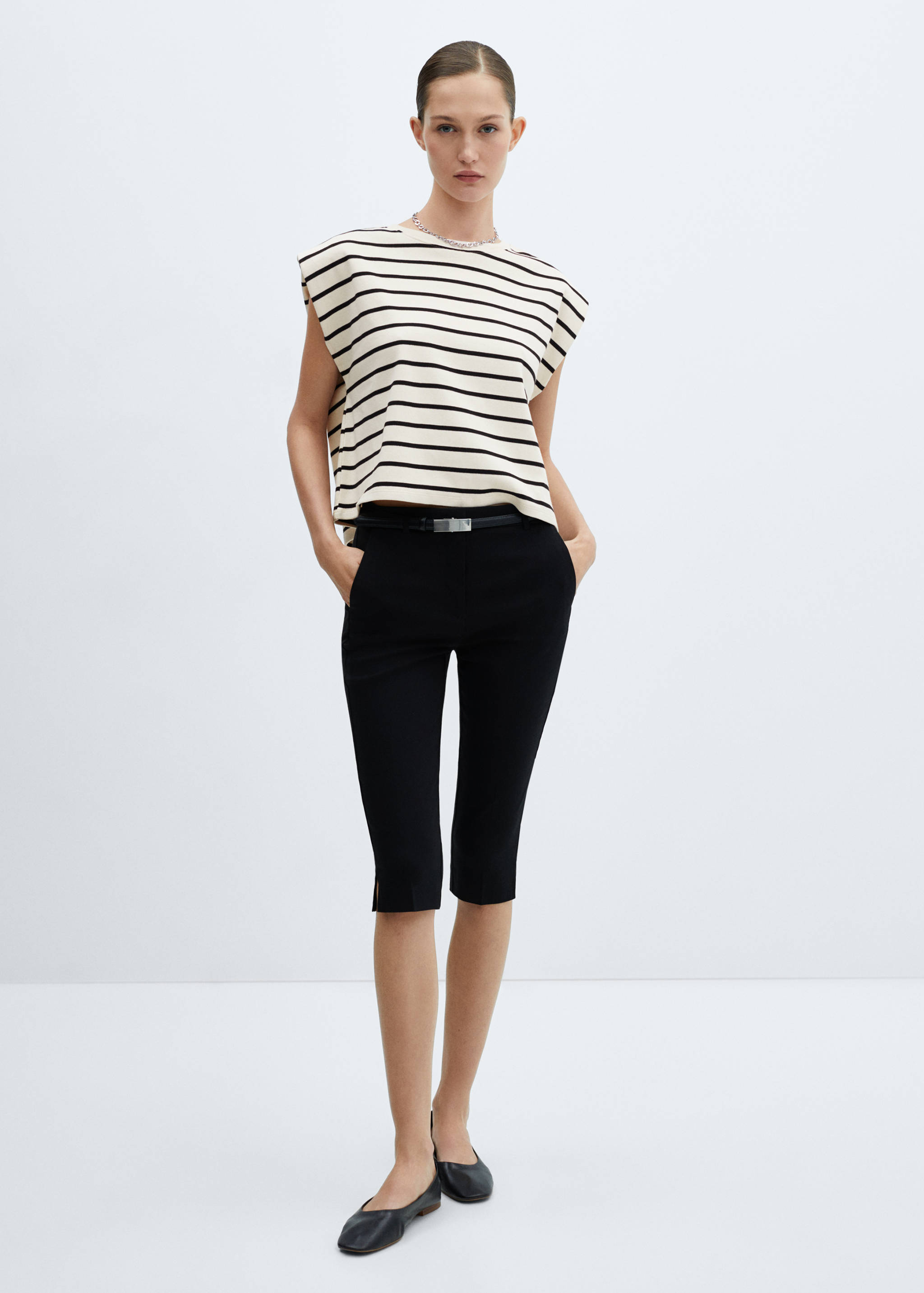 Tričko s proužky a ramenními vycpávkami - Celkový náhled