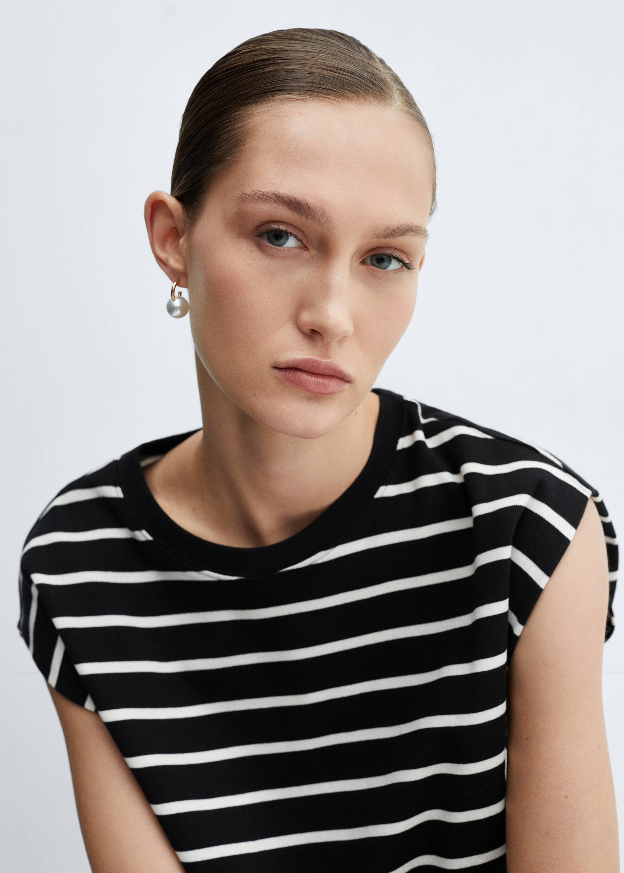 Tričko s proužky a ramenními vycpávkami - Detail zboží 1