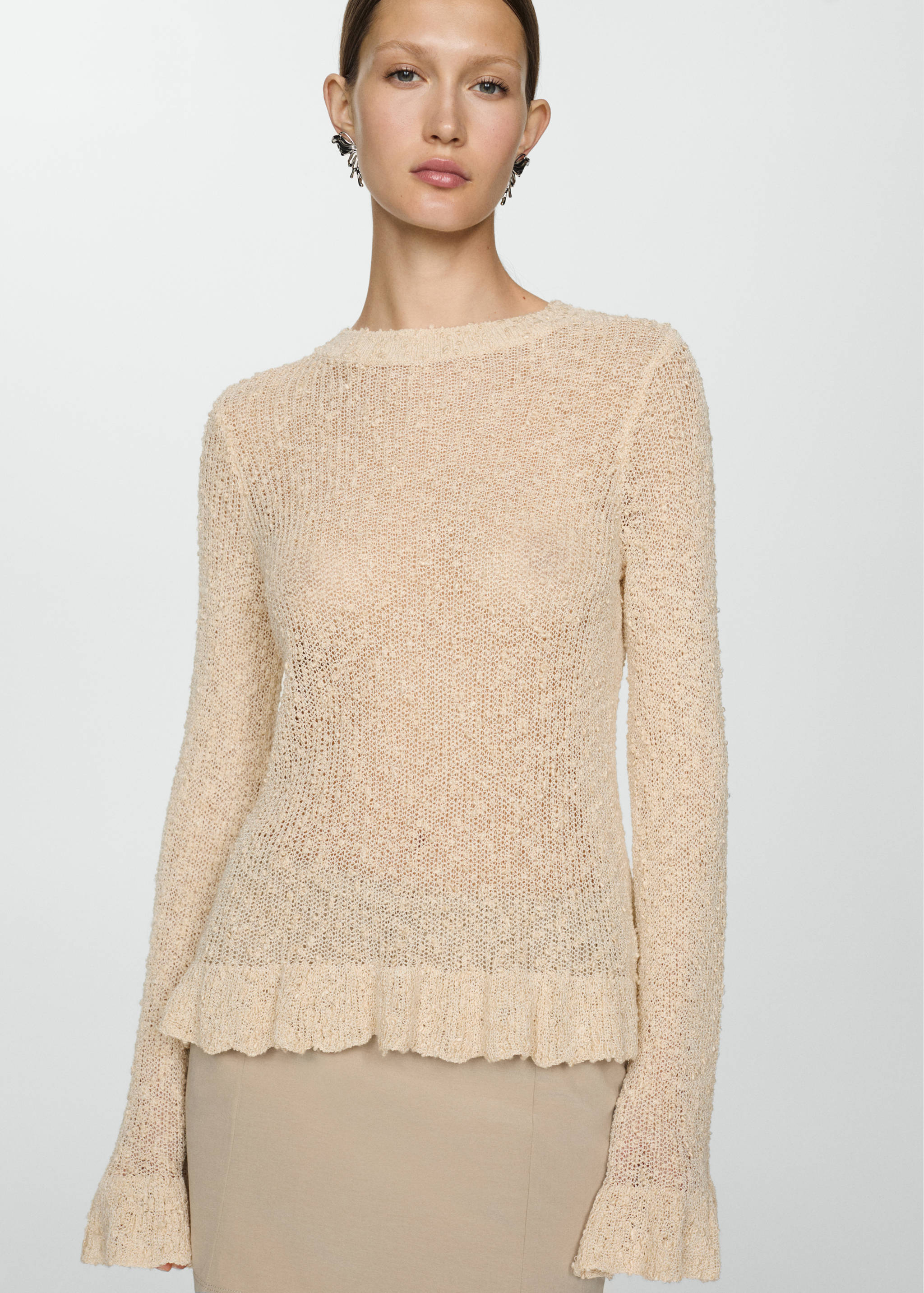 Sweater with ruffled ends - Medium plane