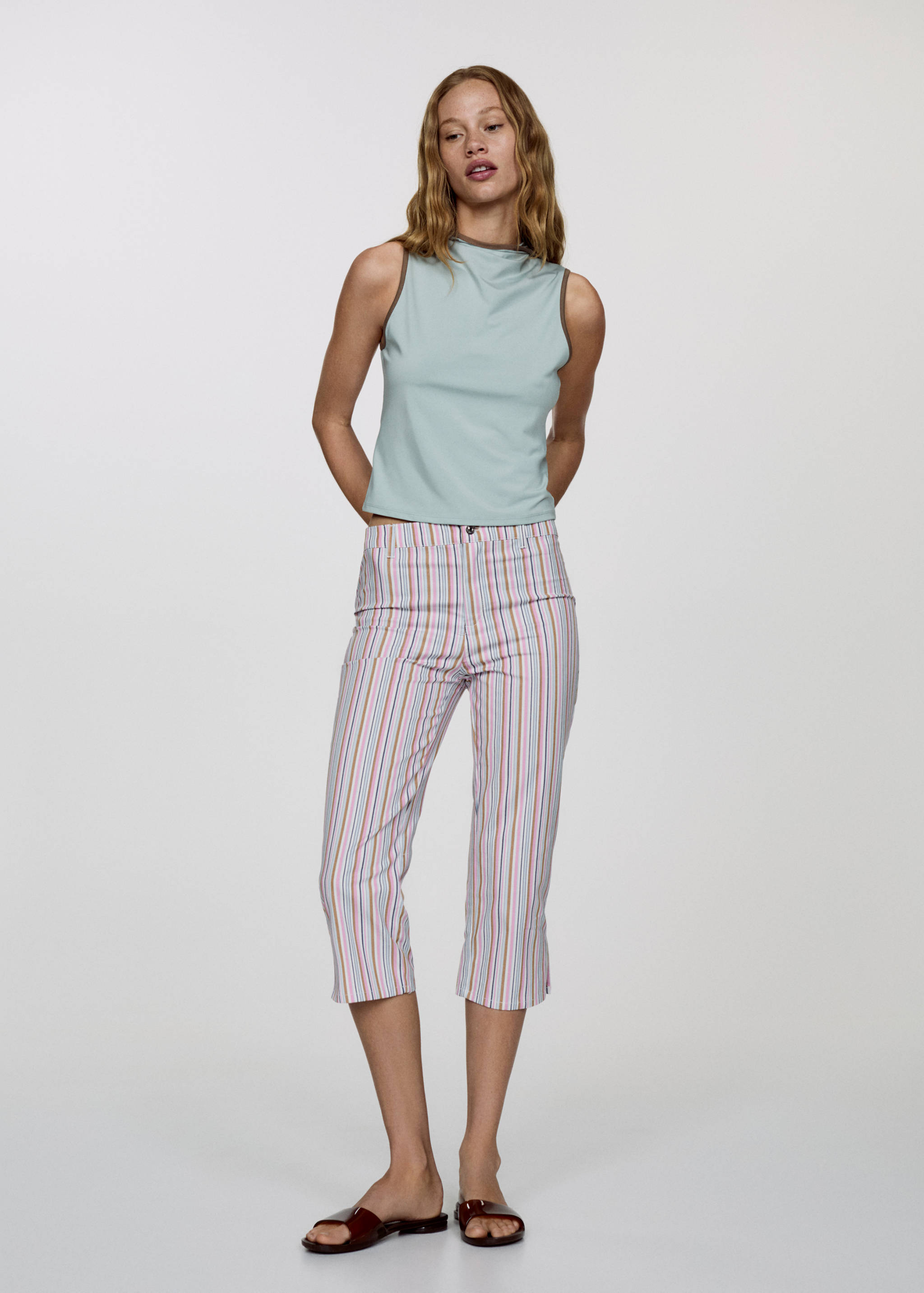 Hooded top with contrasting finish - General plane