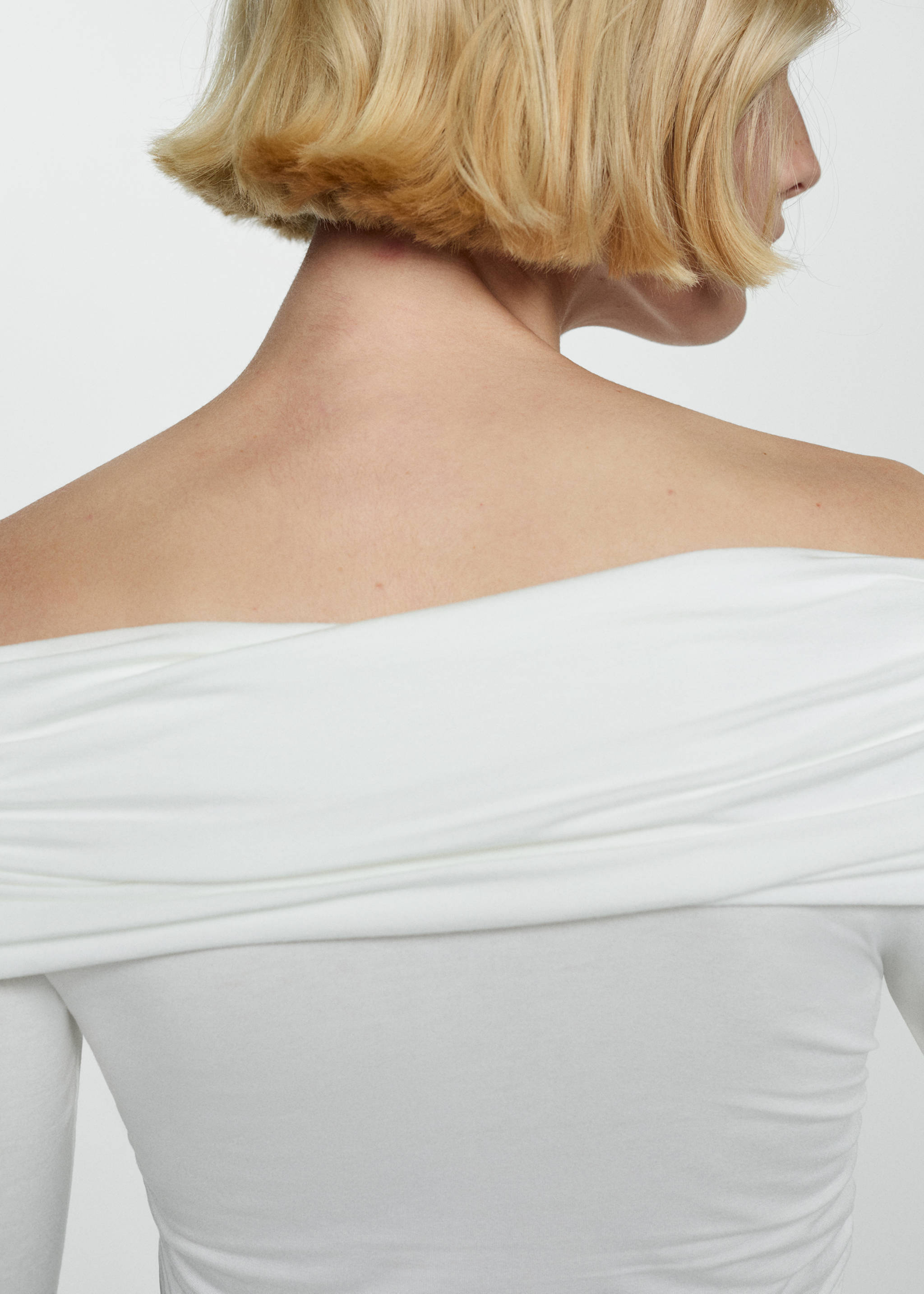 Off shoulders T-shirt - Details of the article 4