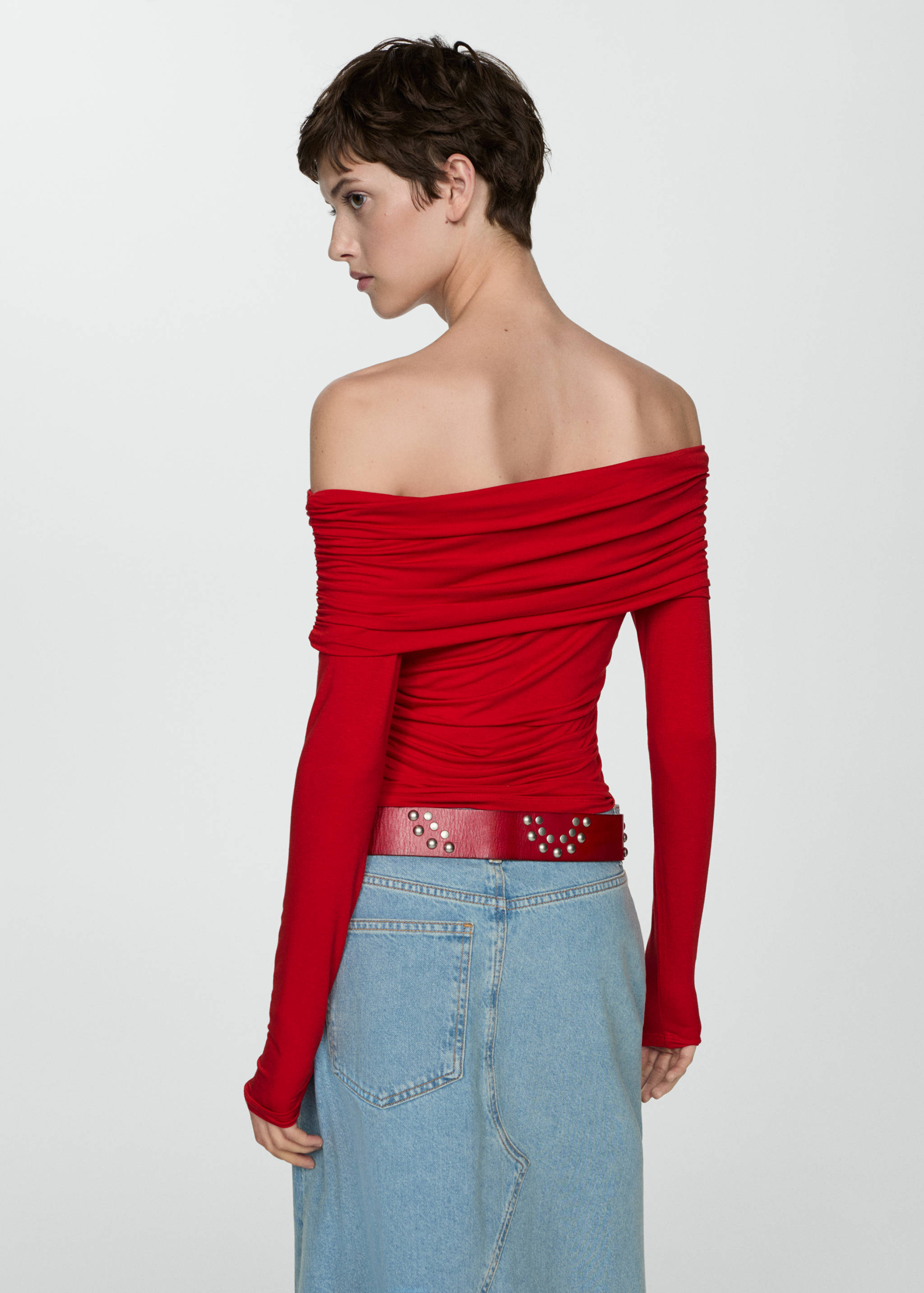 Off shoulders T-shirt - Reverse of the article