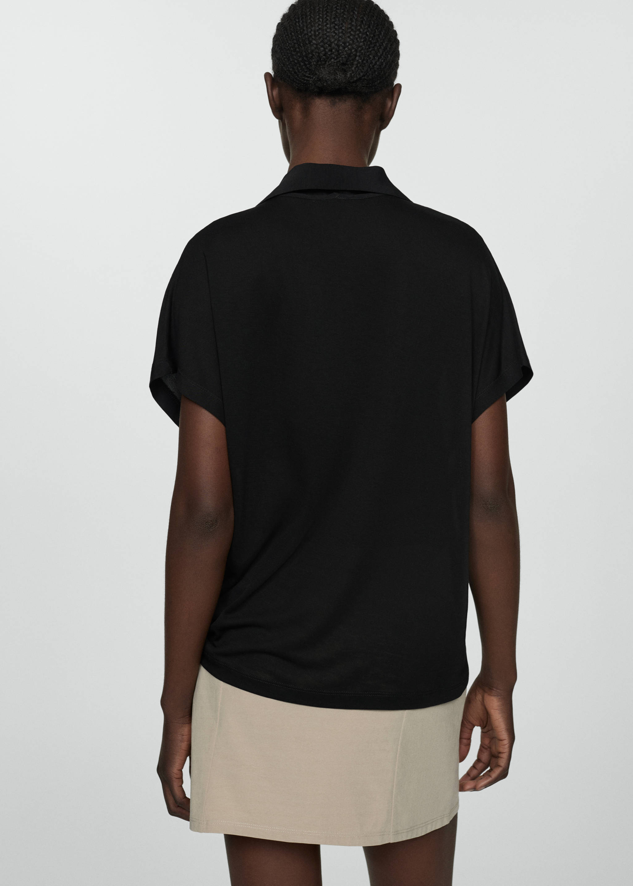 Polo-neck t-shirt - Reverse of the article