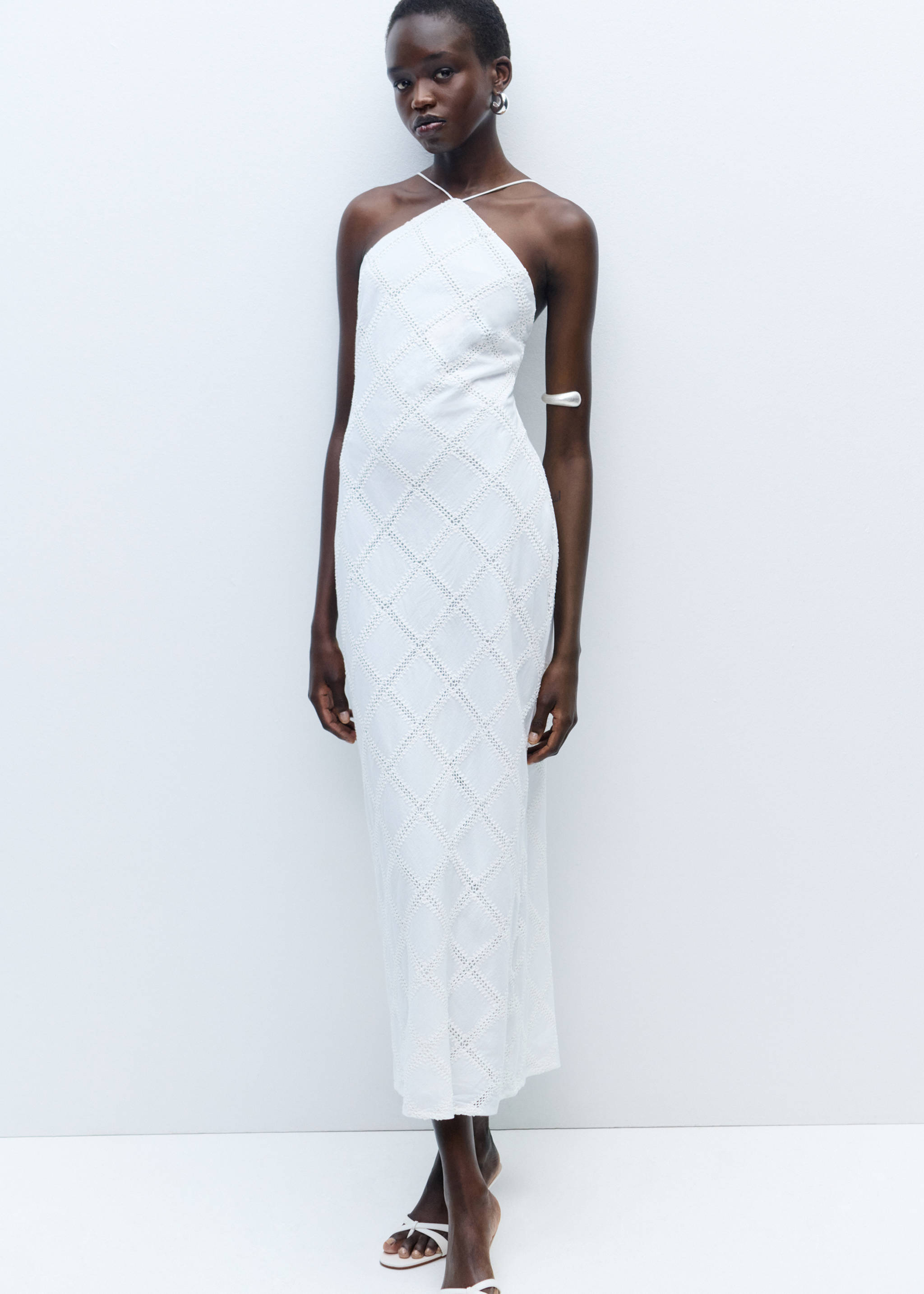 Embroidered halter-neck dress - Details of the article 7