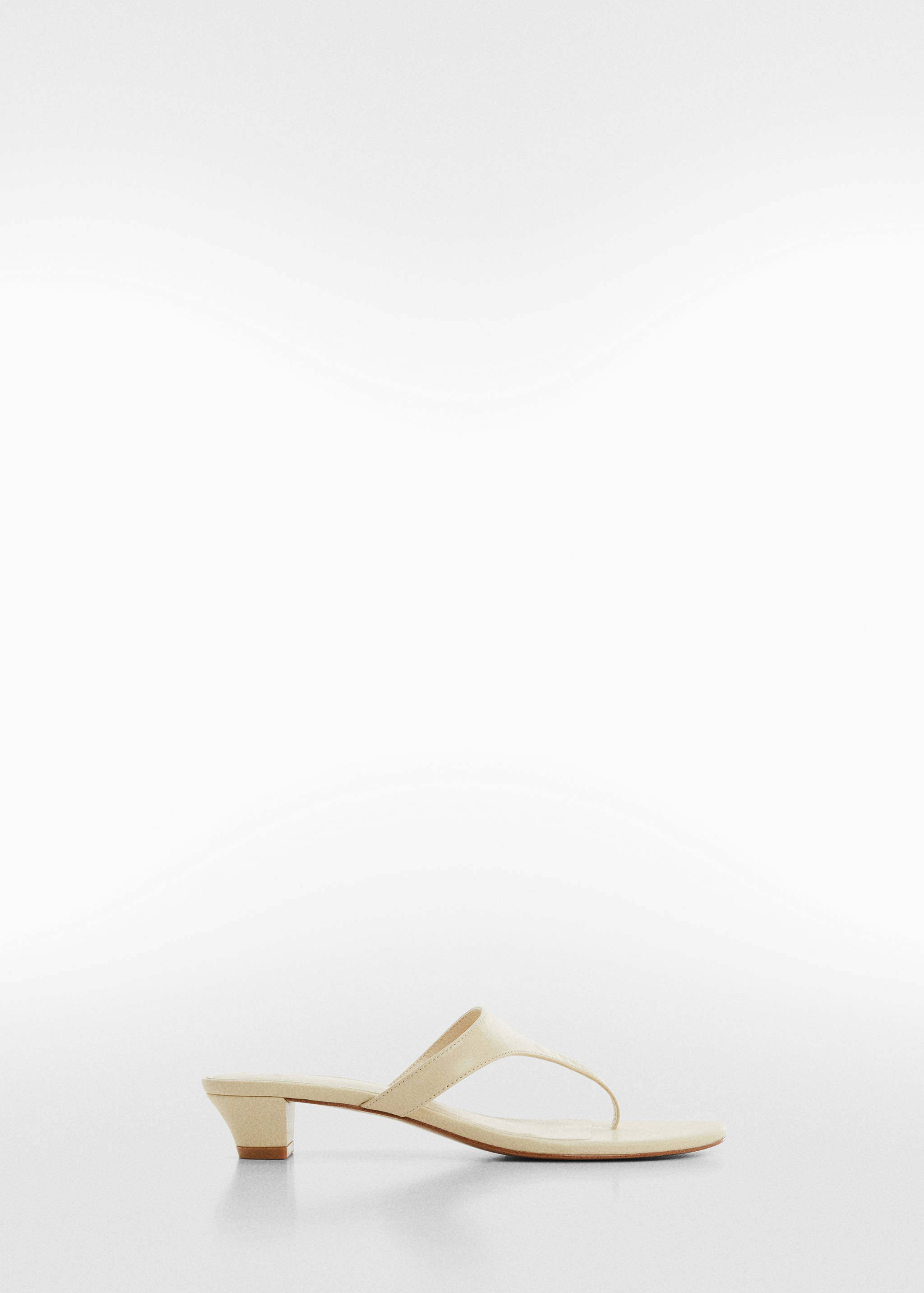 Ledersandale mit Kittenabsatz - Artikel ohne Model