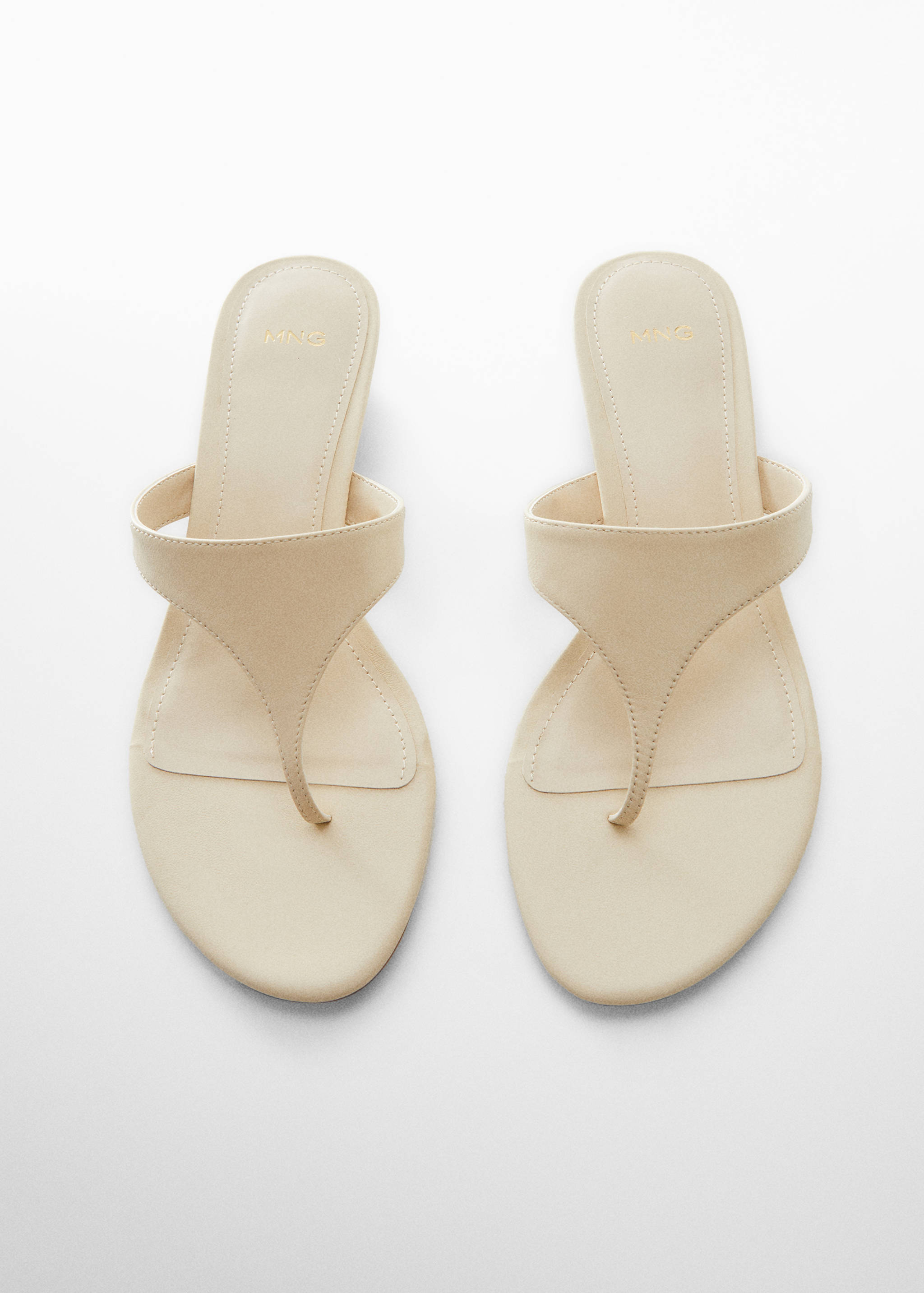 Ledersandale mit Kittenabsatz - Detail des Artikels 2