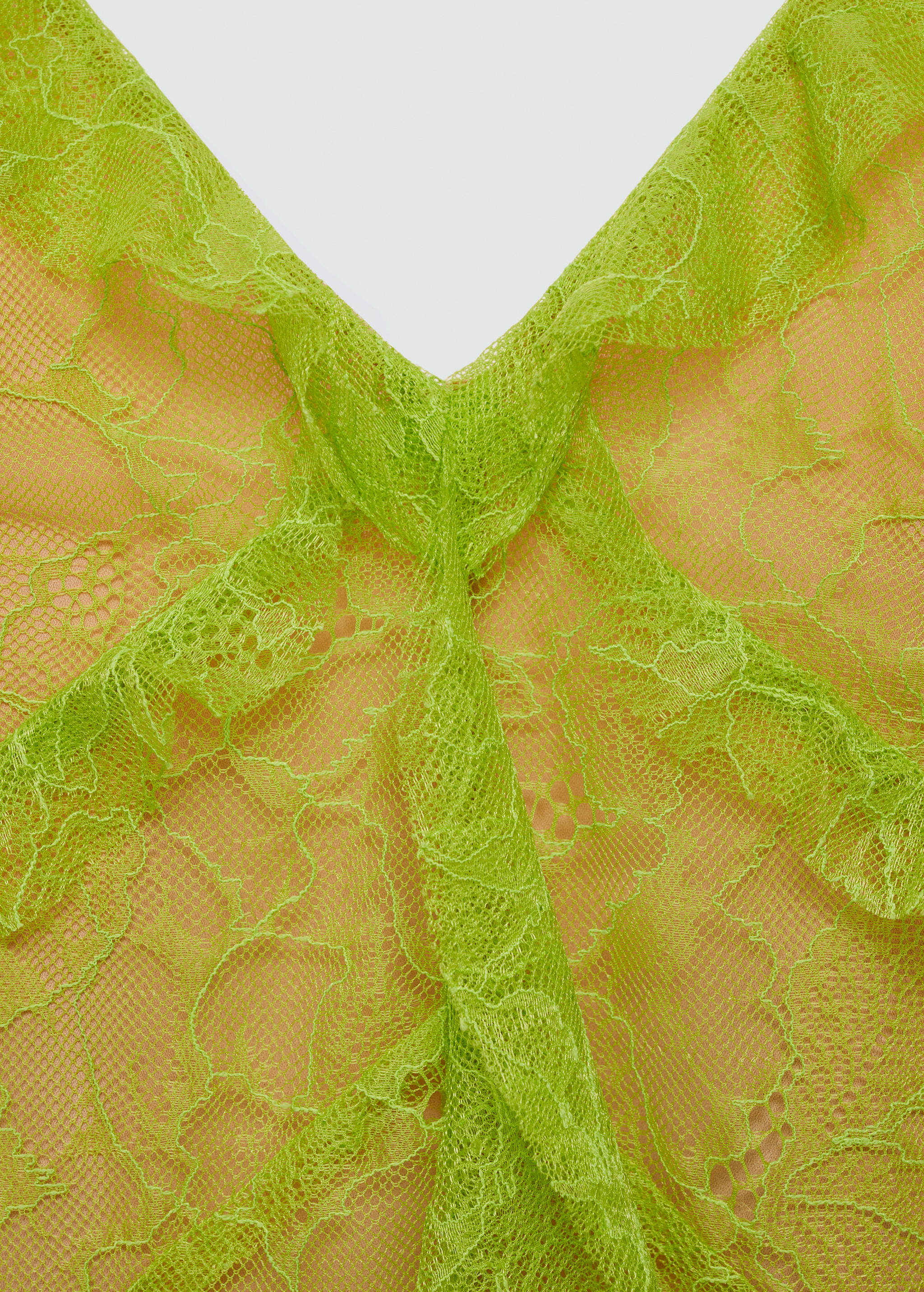 Vestido de renda com folhos - Pormenor do artigo 8