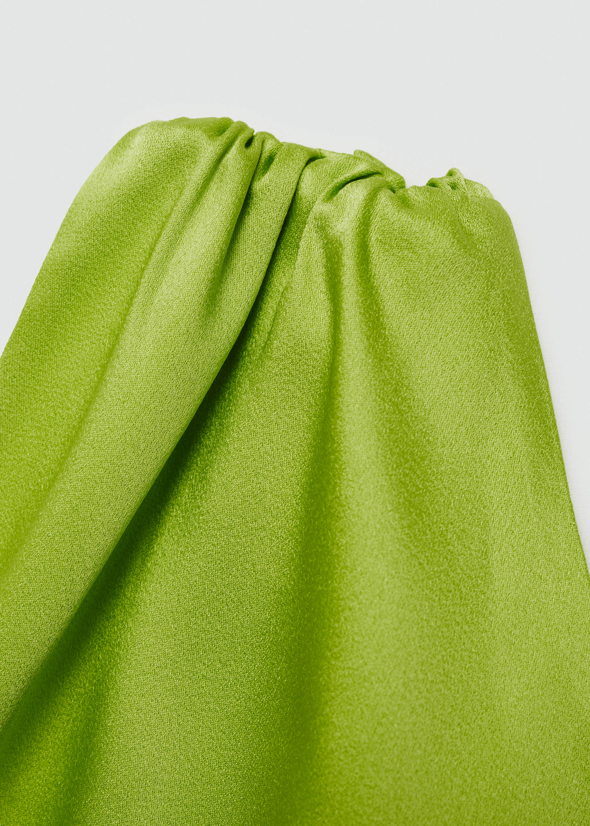 Asymmetrisches Kleid mit Schleife am Hals - Detail des Artikels 8