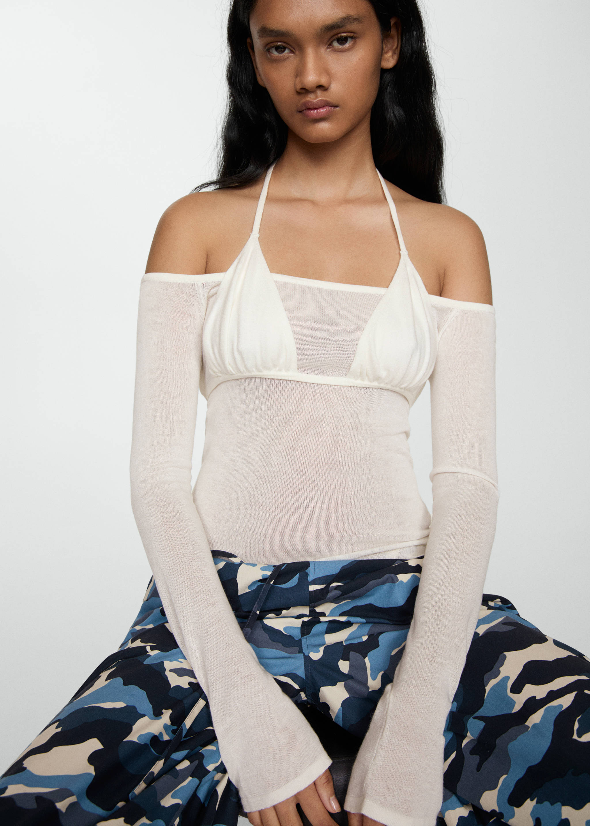 Semi-transparent combined top - Details of the article 2