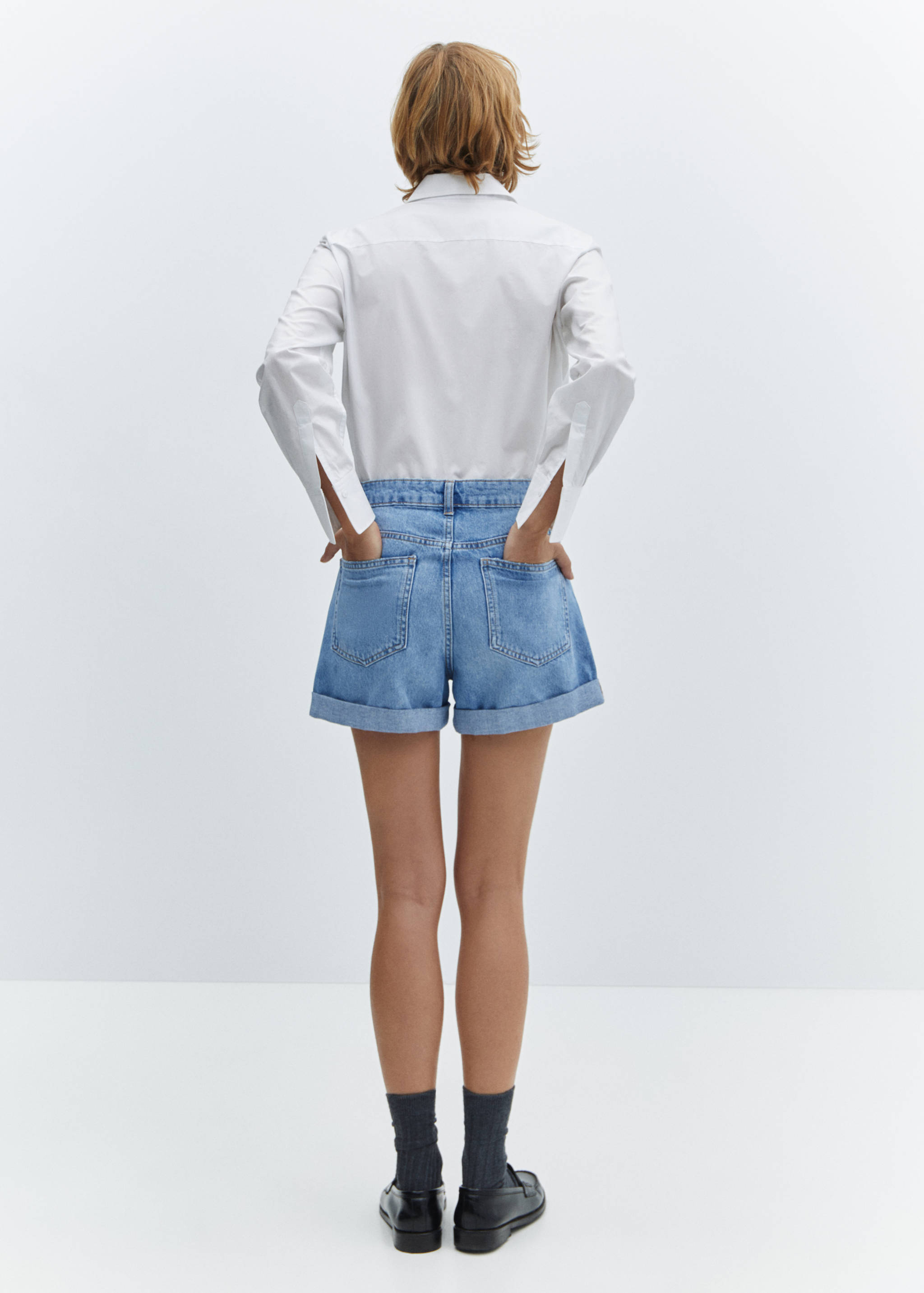 Mom Fit-Jeans-Shorts - Rückseite des Artikels
