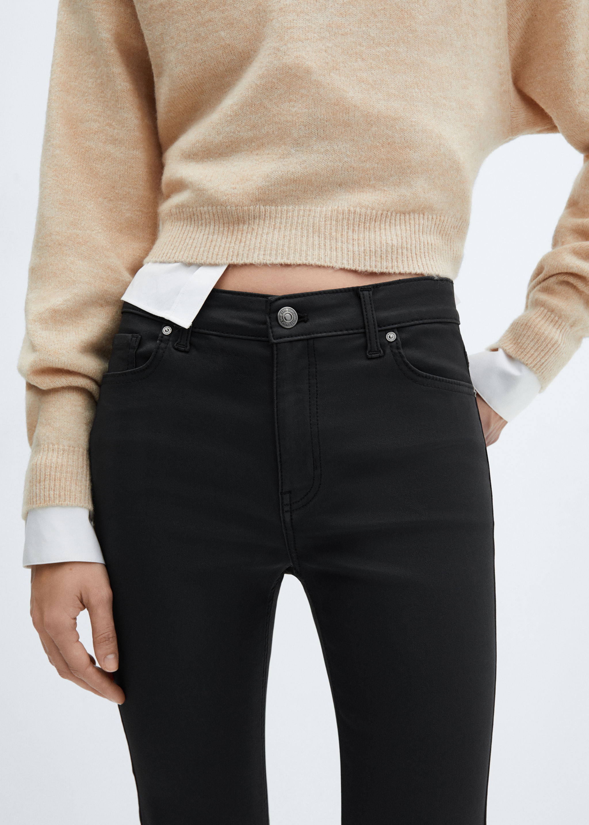 Flared-Crop-Jeans in Wachsoptik Sienna - Detail des Artikels 6