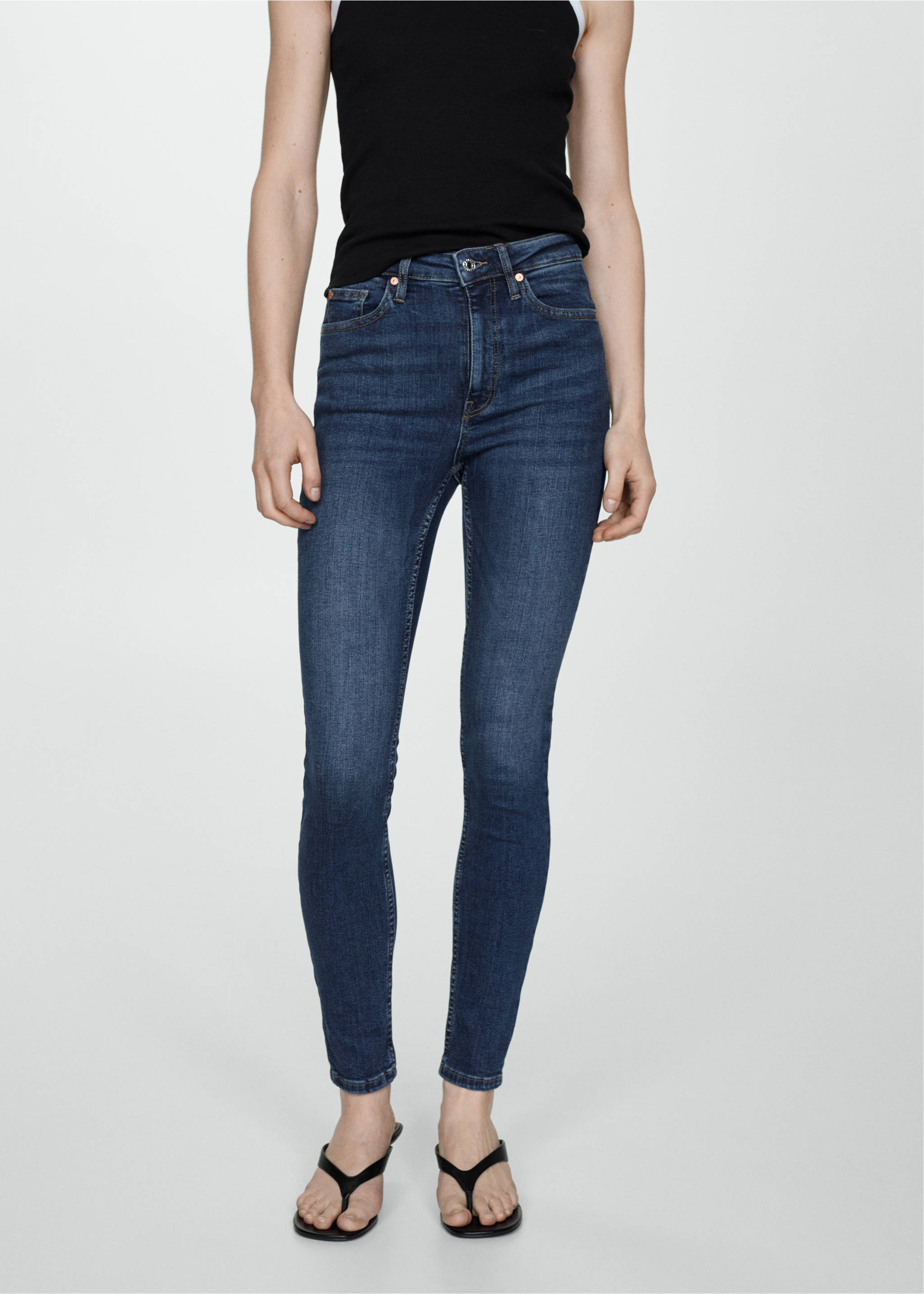 Jeans skinny med høyt liv - Halvtotal bildeutsnitt, Mørk blå. Ref: 67010290-00.