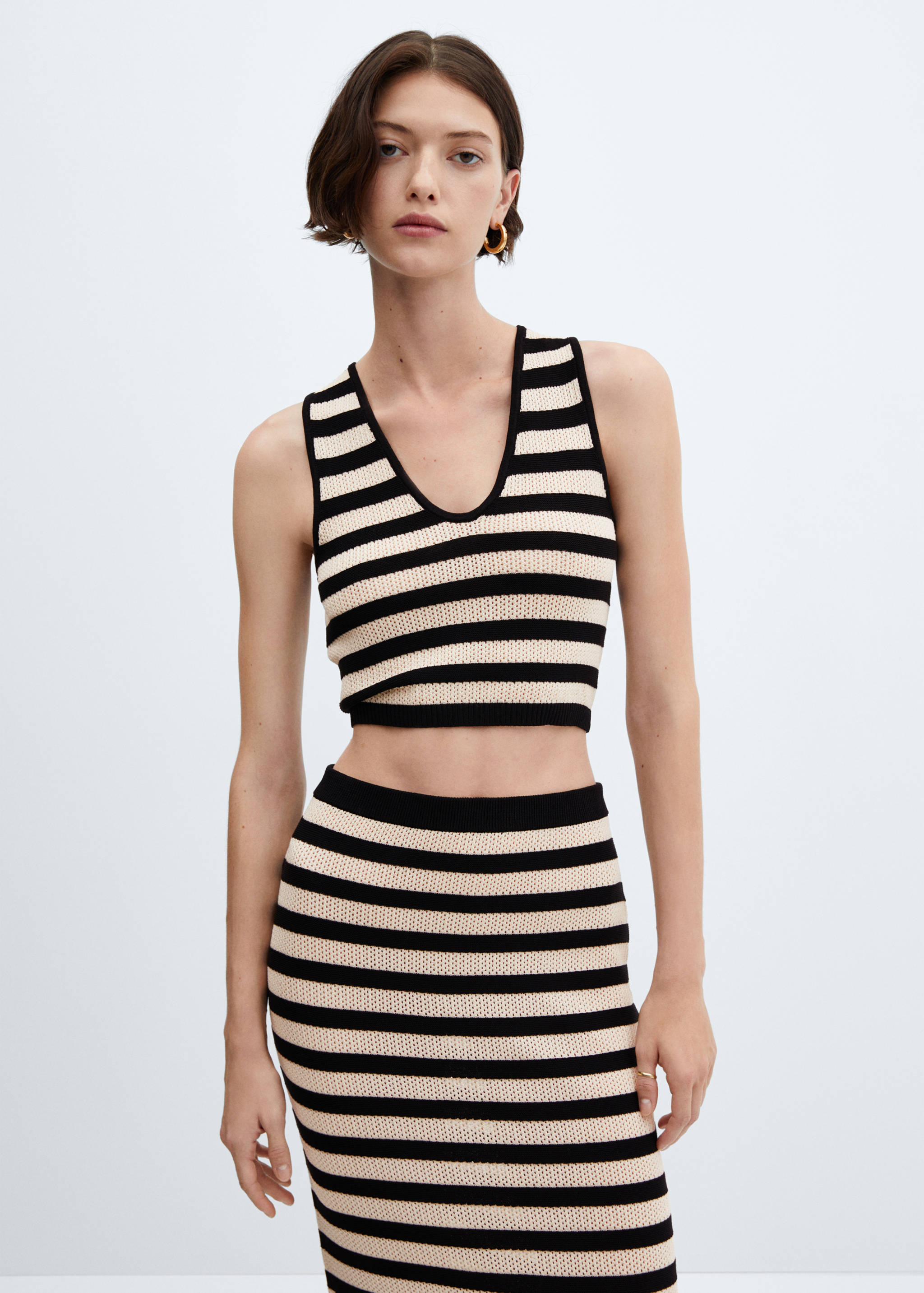 Saia de malha com pormenores rendados - Pormenor do artigo 1