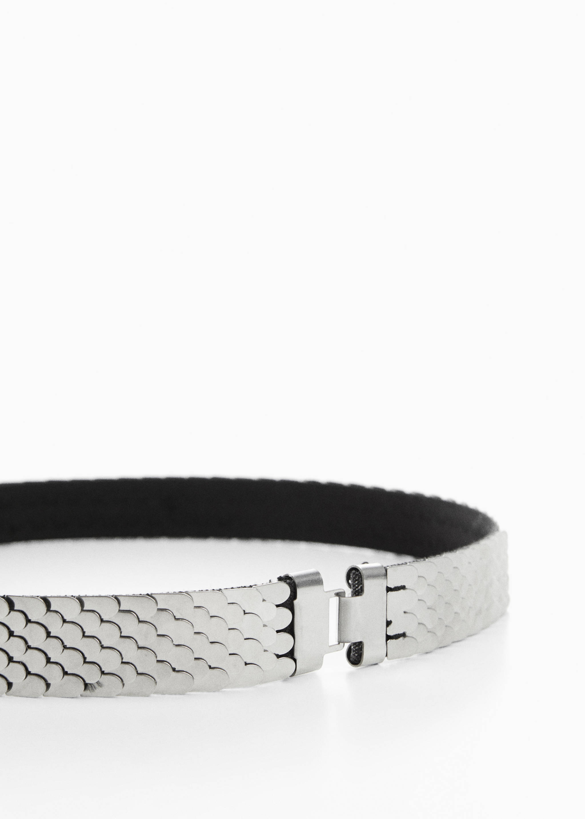 Pásek s kovovými aplikacemi - Náhled ve středové rovině