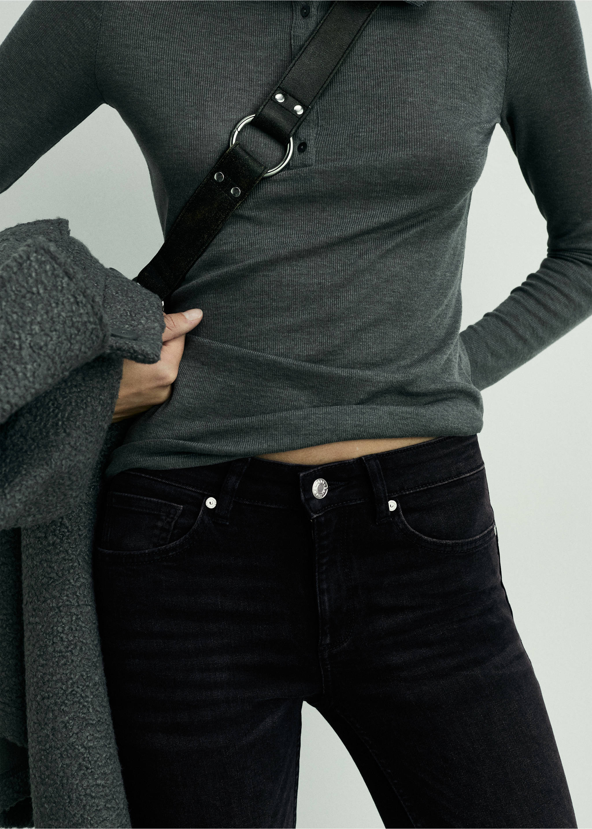 Skinny push-up jeans - Details of the article 2, Black denim. Ref: 67010379-00.