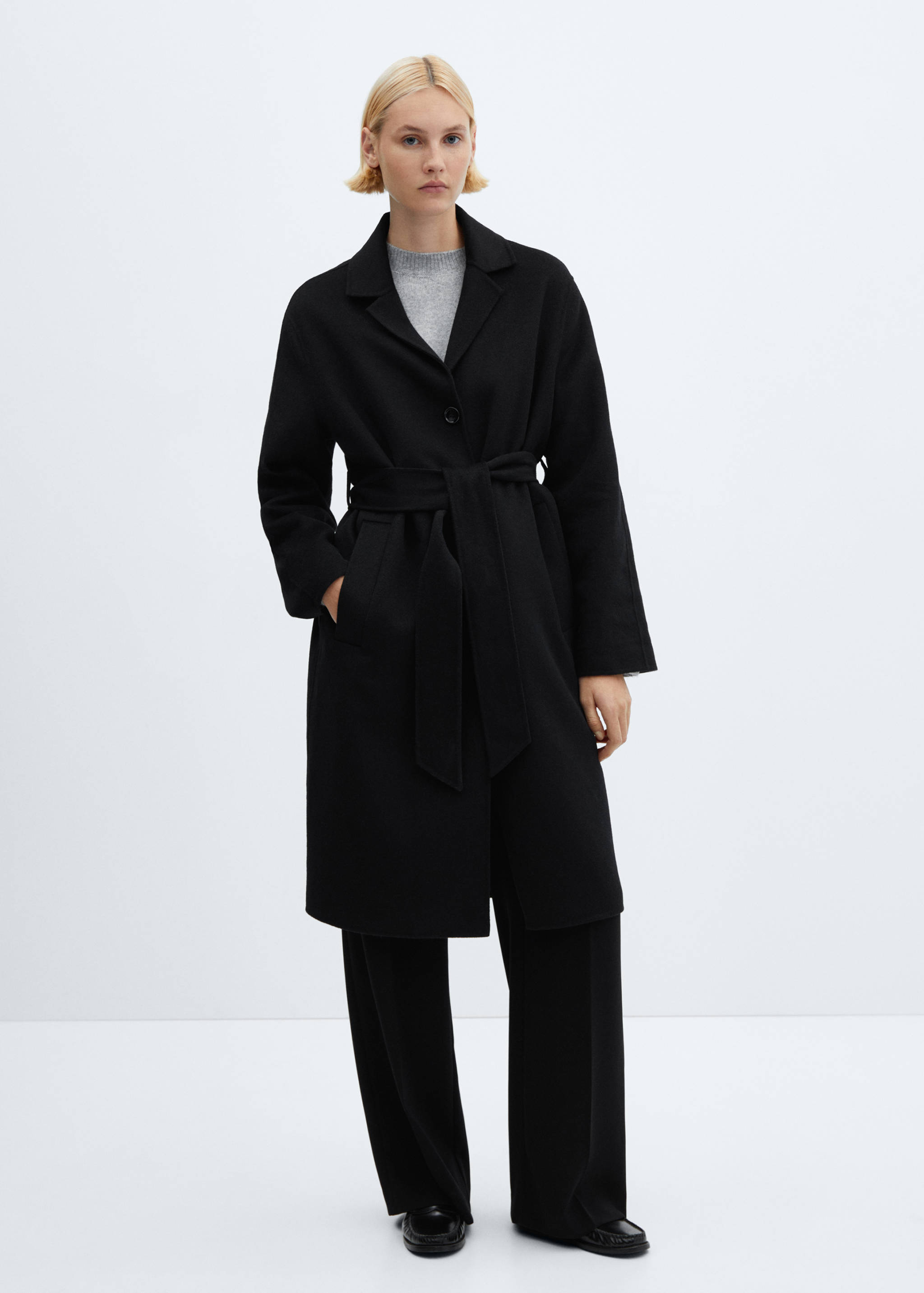 Handmade wool coat with belt - General plane