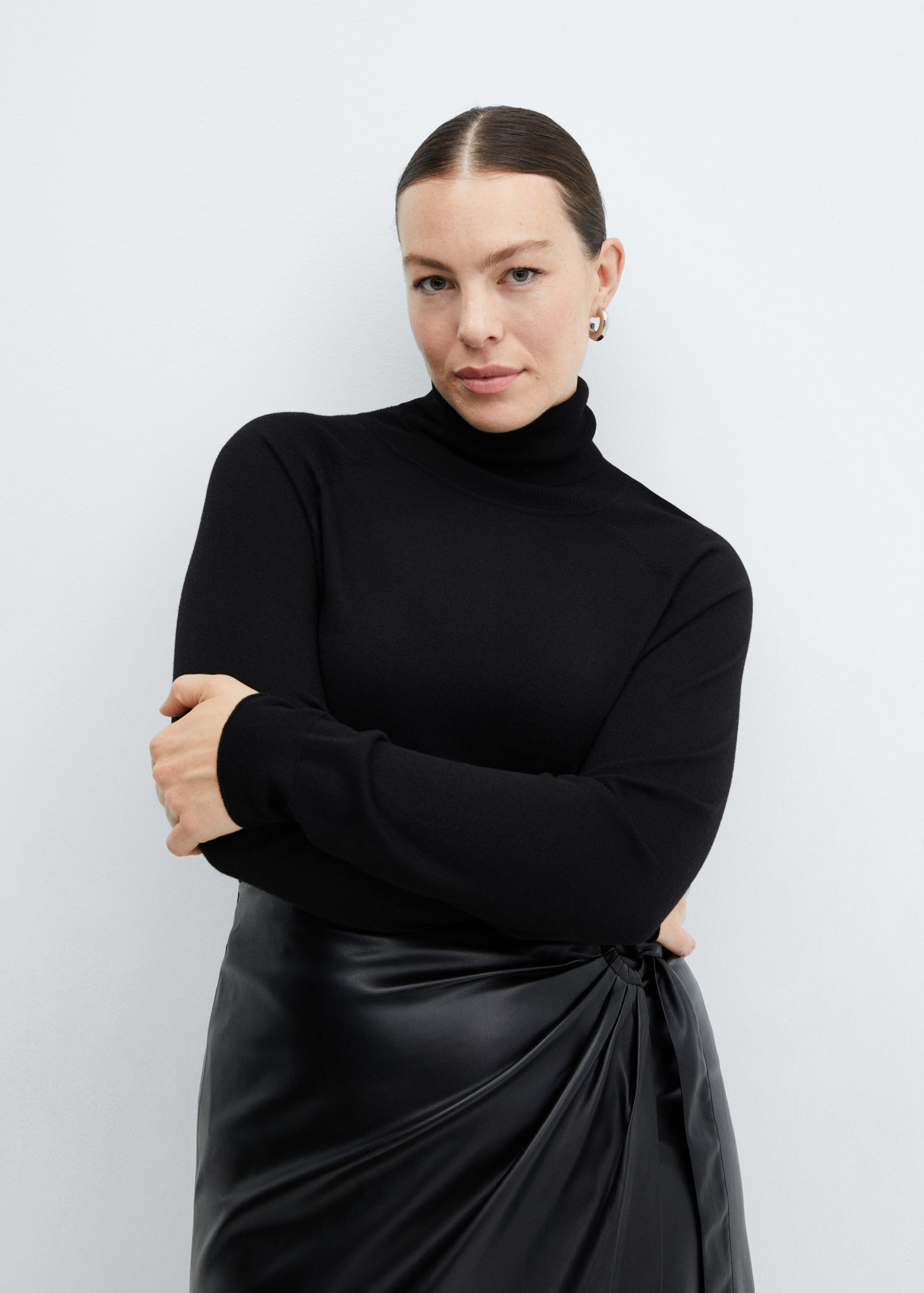 Fine-knit turtleneck sweater - Details of the article 4