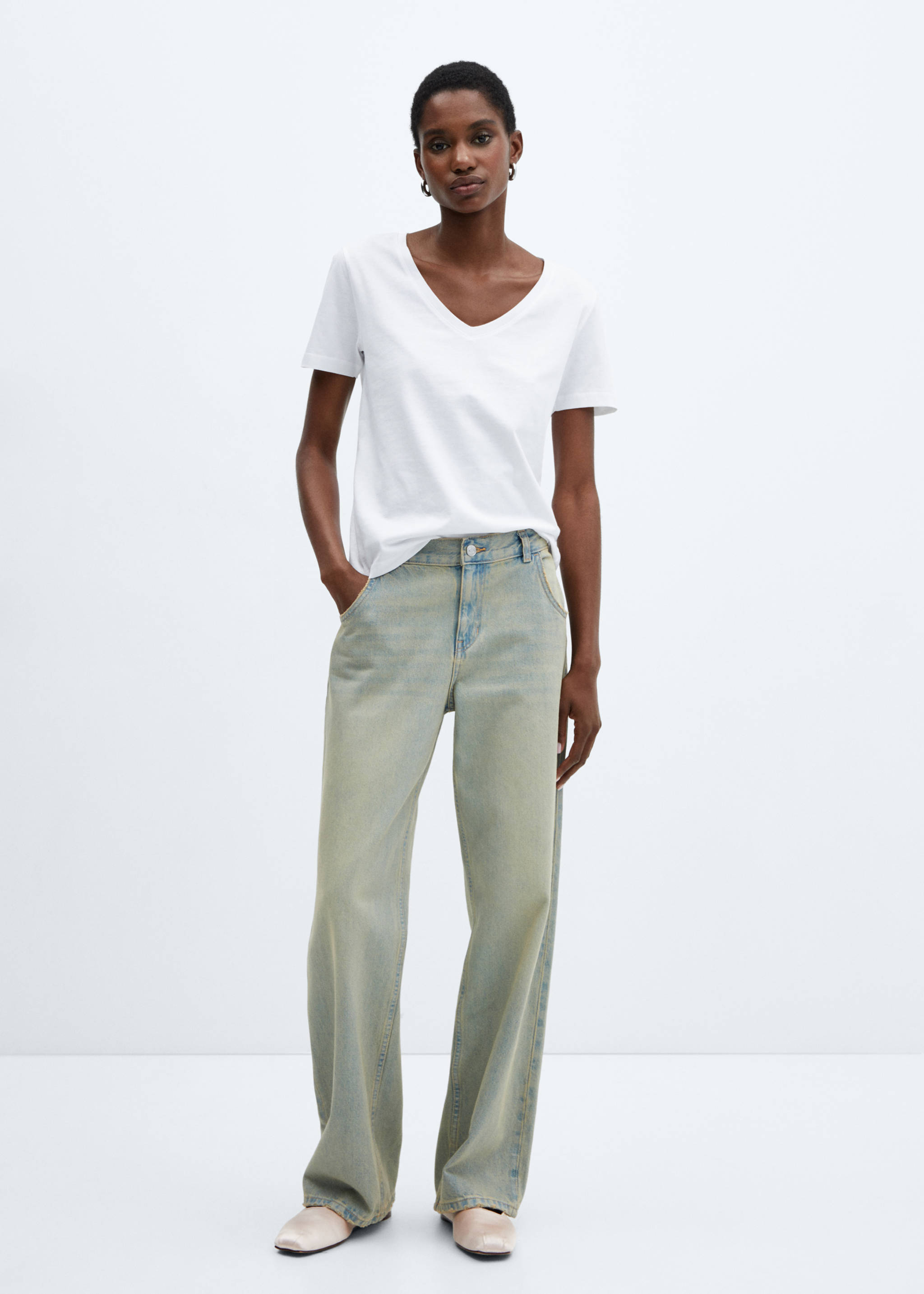 Baumwoll-T-Shirt, V-Ausschnitt - Allgemeine Ansicht