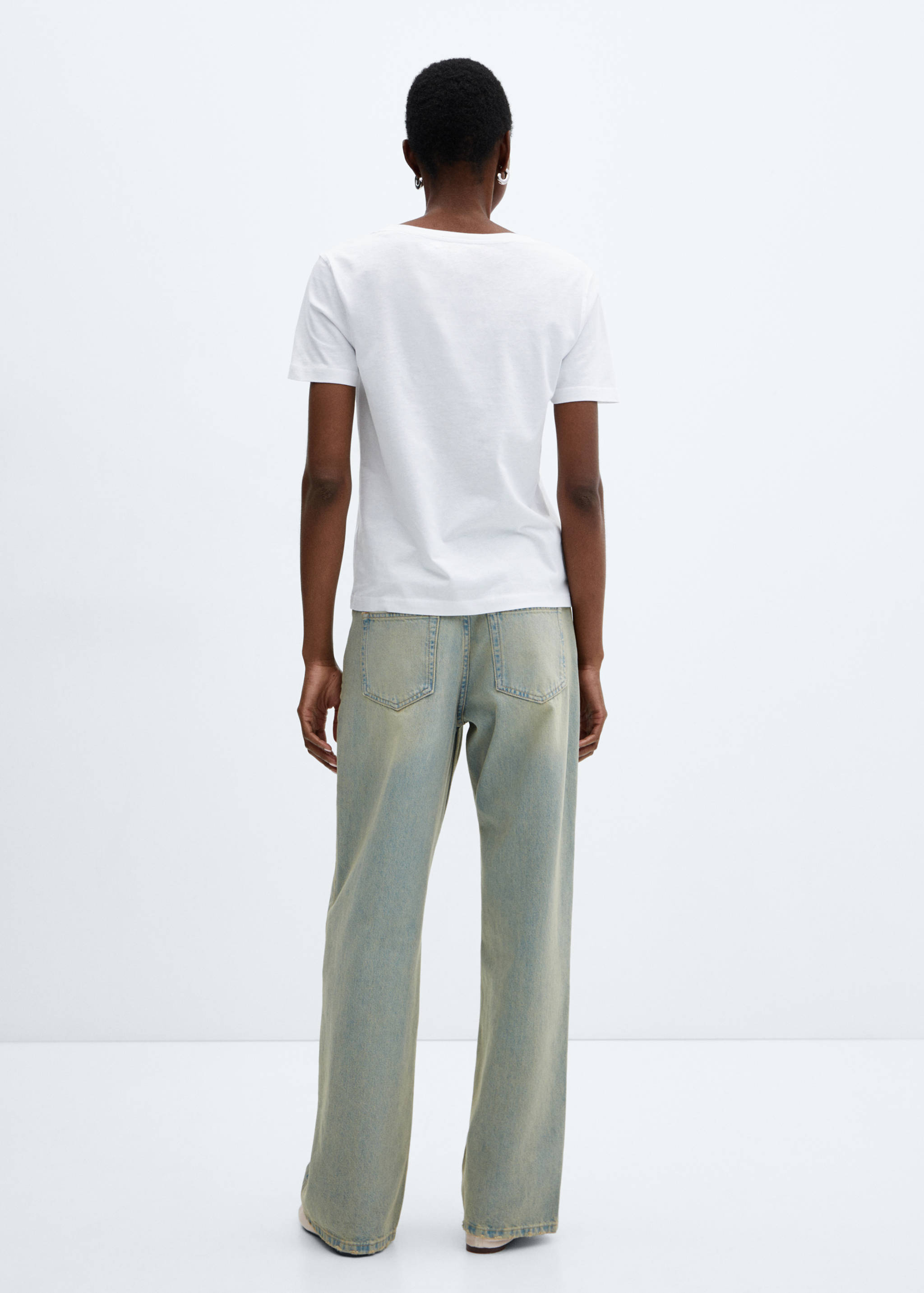 Baumwoll-T-Shirt, V-Ausschnitt - Rückseite des Artikels