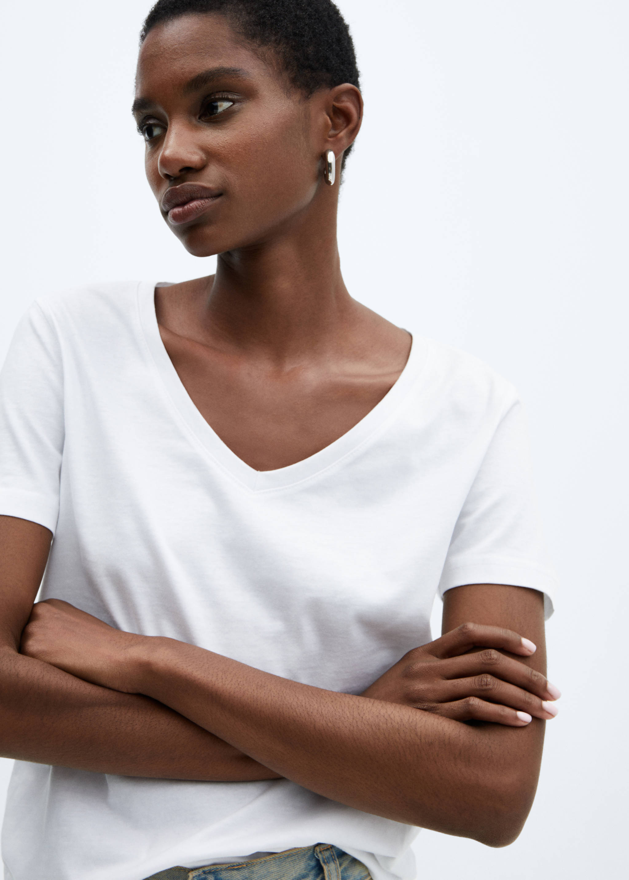 Baumwoll-T-Shirt, V-Ausschnitt - Detail des Artikels 1