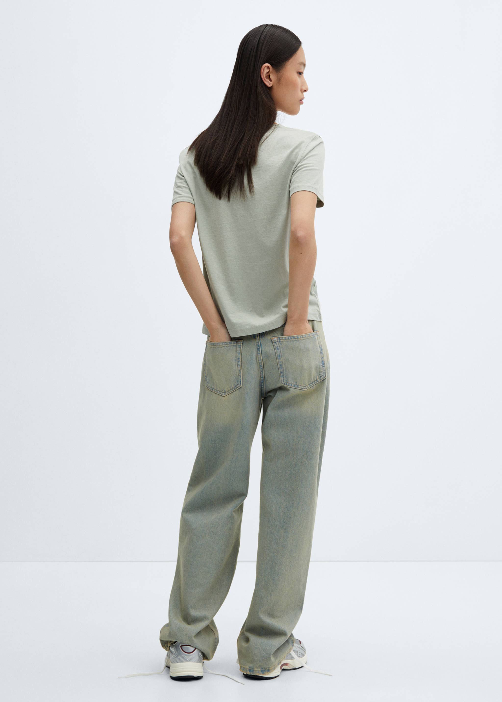 Baumwoll-T-Shirt, V-Ausschnitt - Rückseite des Artikels