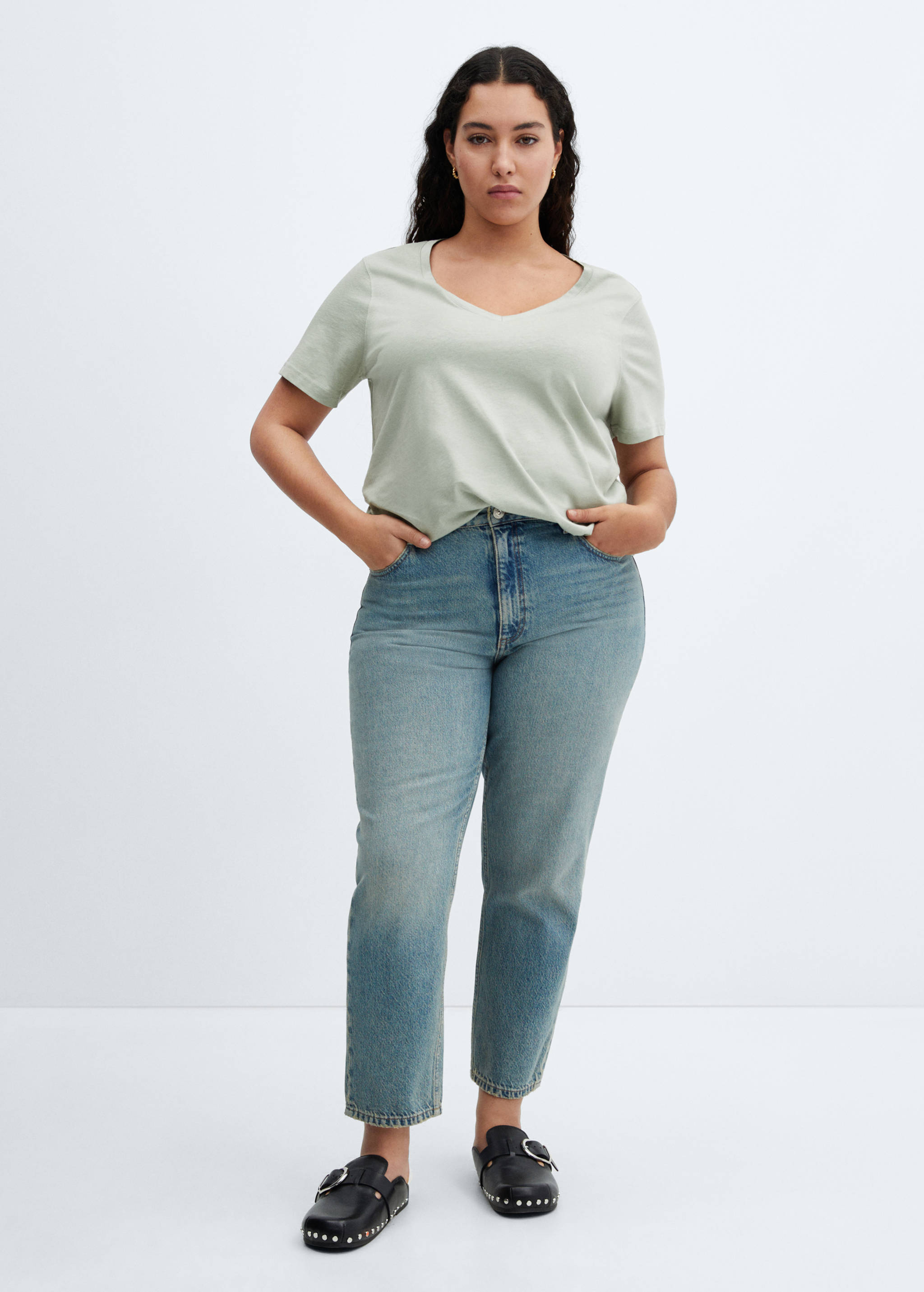 Baumwoll-T-Shirt, V-Ausschnitt - Detail des Artikels 3