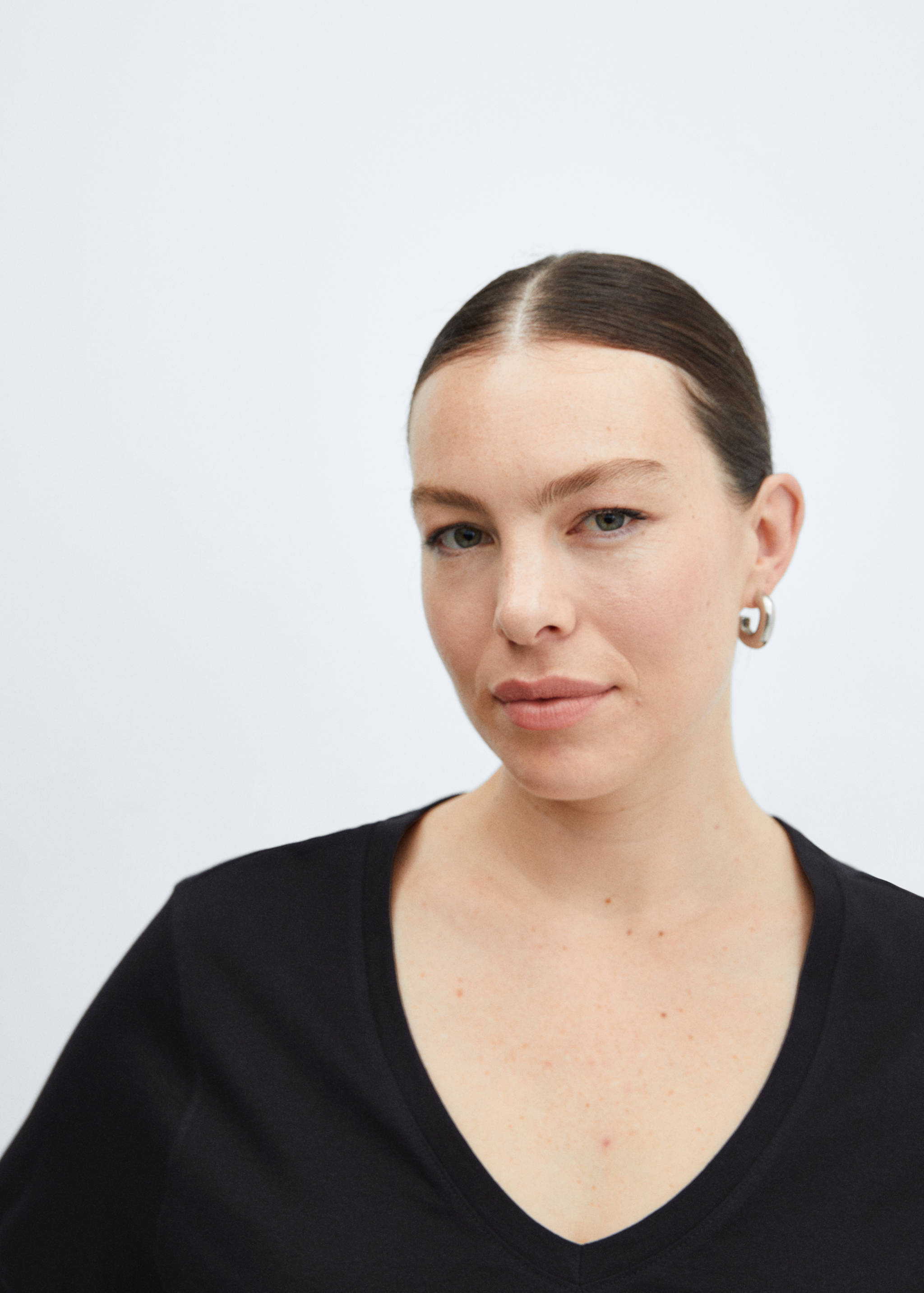 Baumwoll-T-Shirt, V-Ausschnitt - Detail des Artikels 4