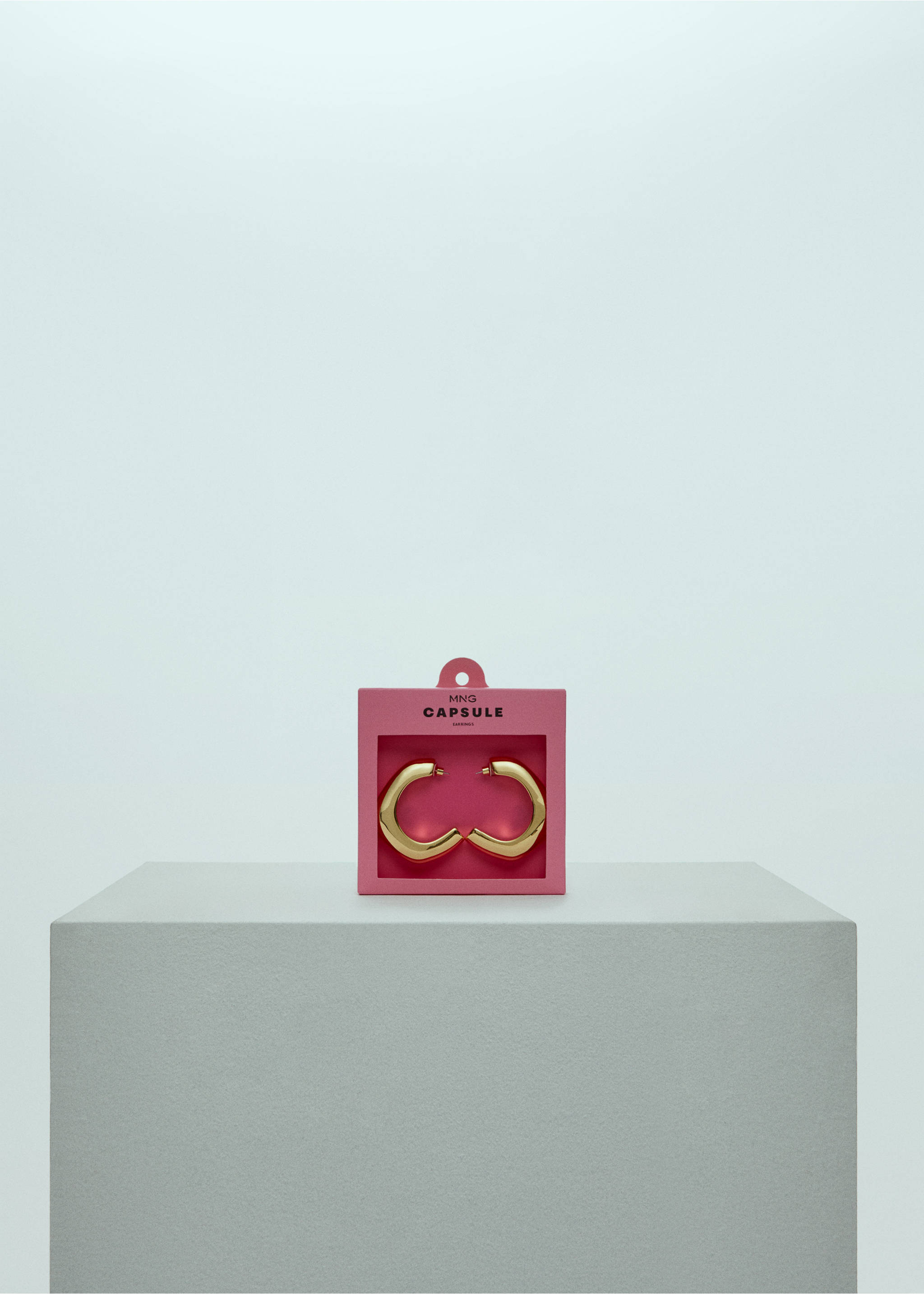 Créoles maxi irrégulières - Article sans modèle, Or. Ref: 67010473-00.