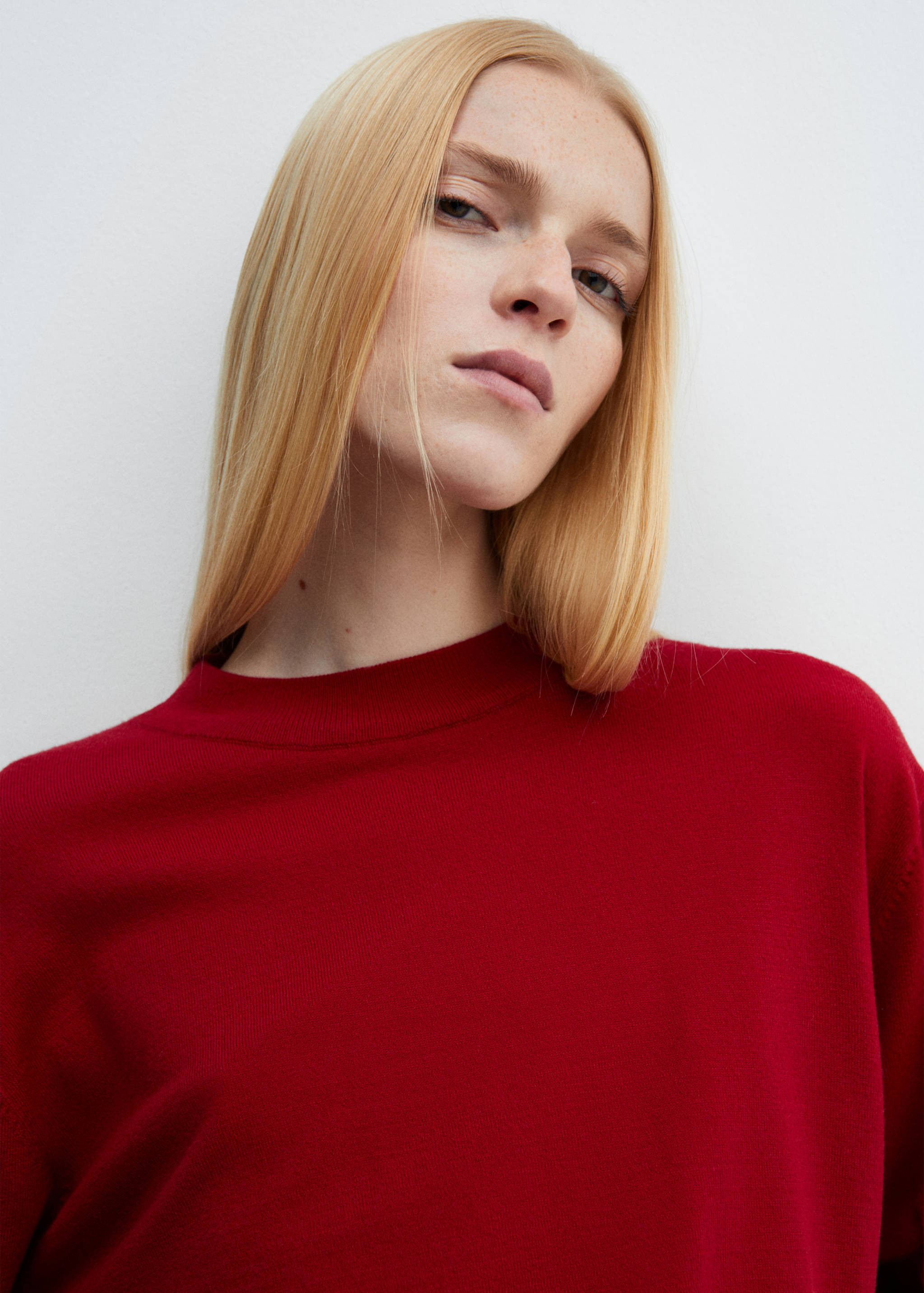 Round-neck knitted sweater - Details of the article 1