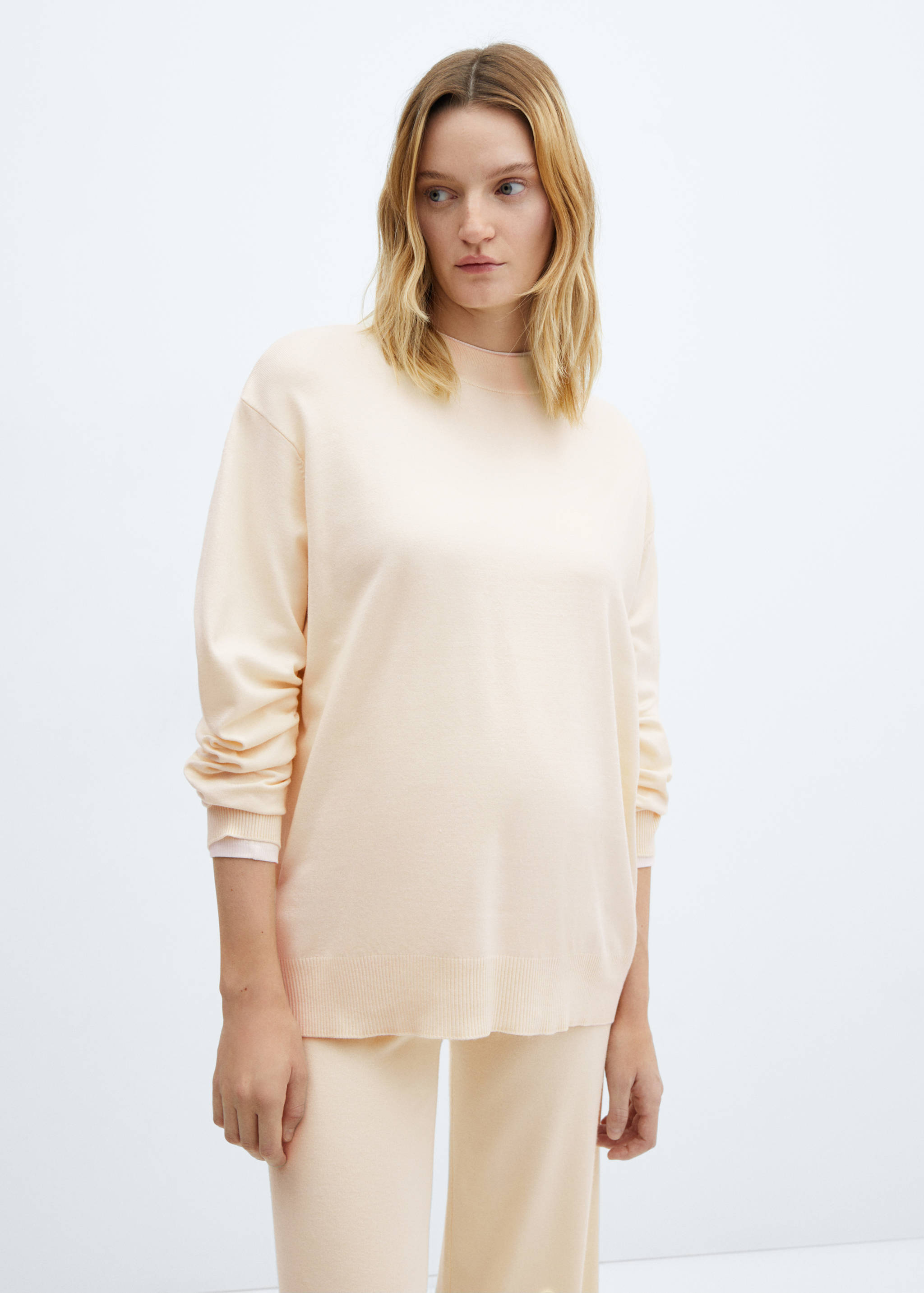 Pull en maille à col rond - Plan moyen