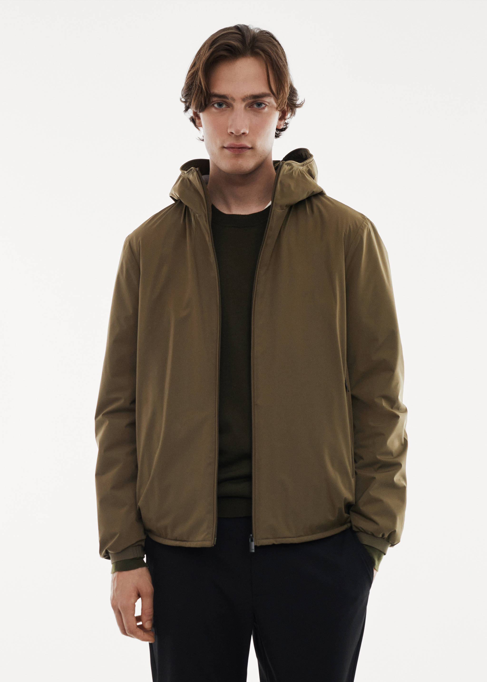 Chaqueta acolchada capucha water-repellent - Plano medio