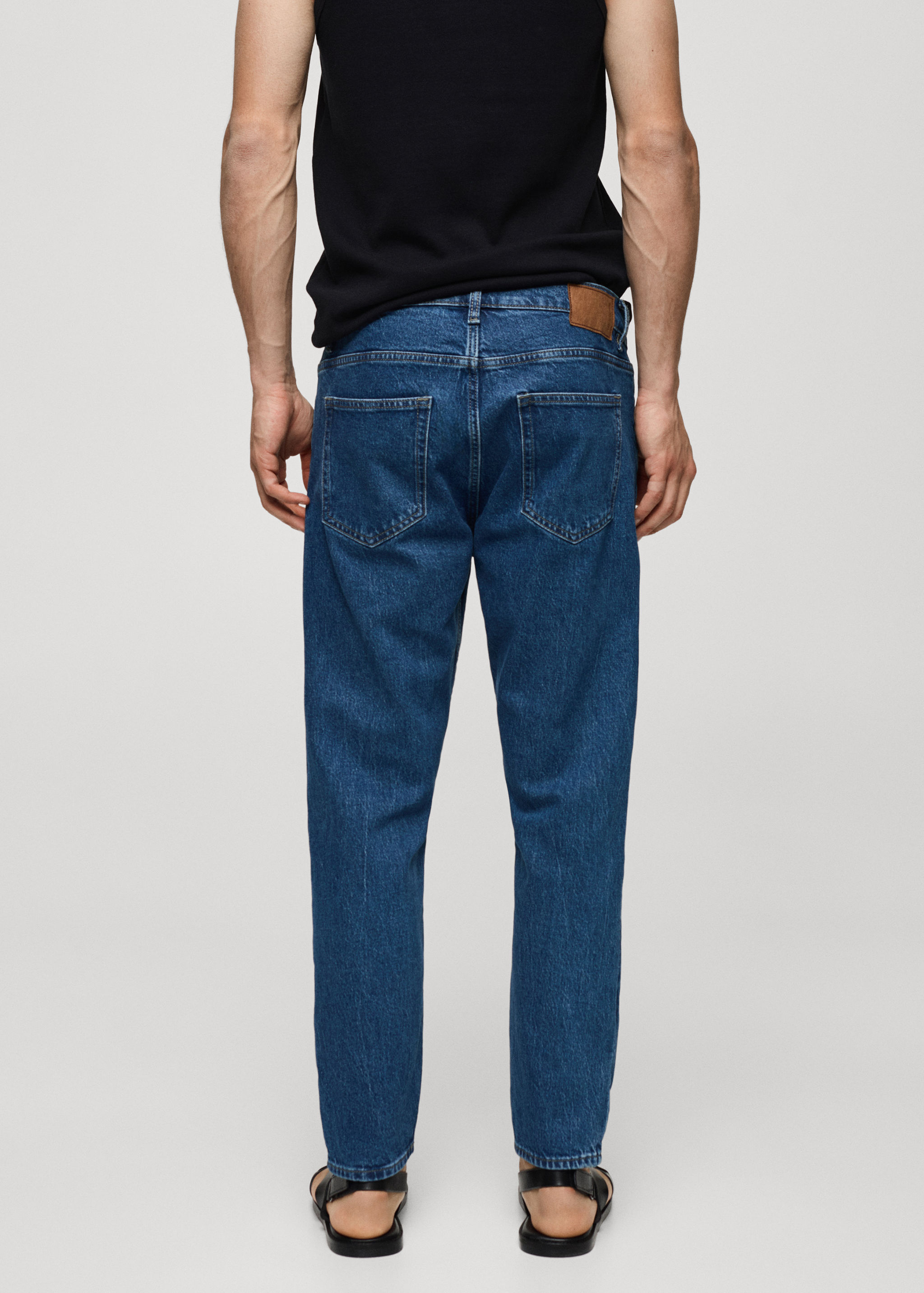 Tapered-Fit-Jeans - Rückseite des Artikels