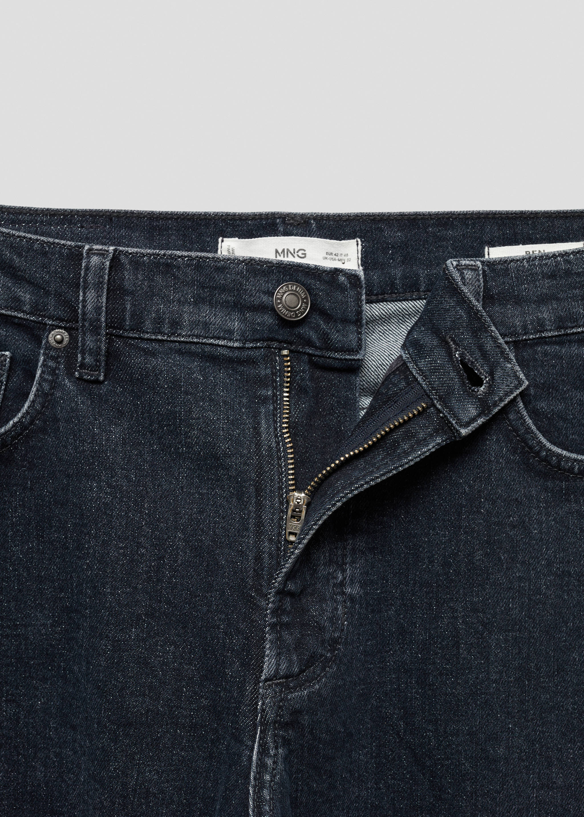 Tapered-fit jeans - Details of the article 8