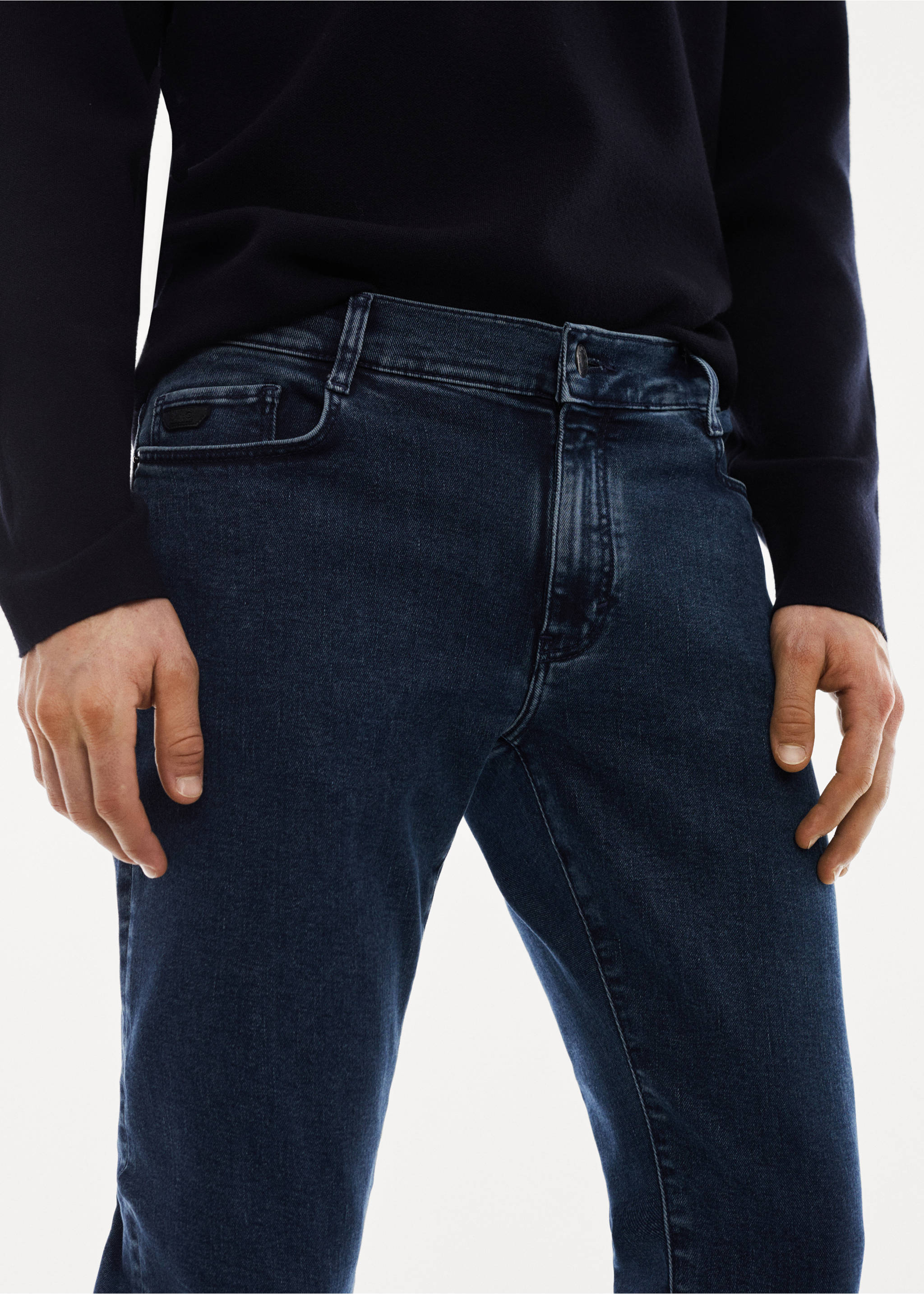 THERMOLITE® slim-fit jeans - Details of the article 1, Deep Dark Blue. Ref: 67010642-00.