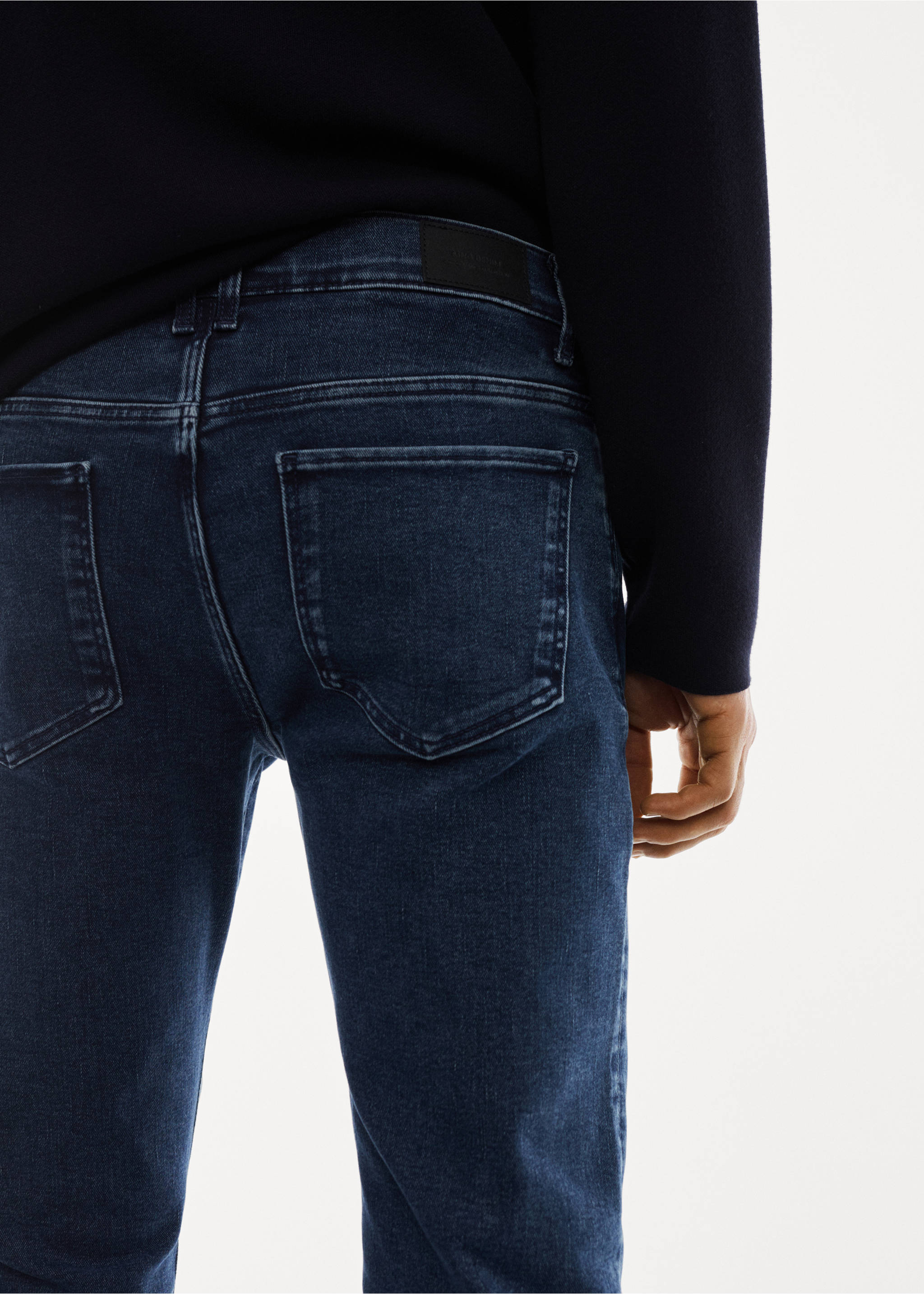 THERMOLITE® slim-fit jeans - Details of the article 4, Deep Dark Blue. Ref: 67010642-00.