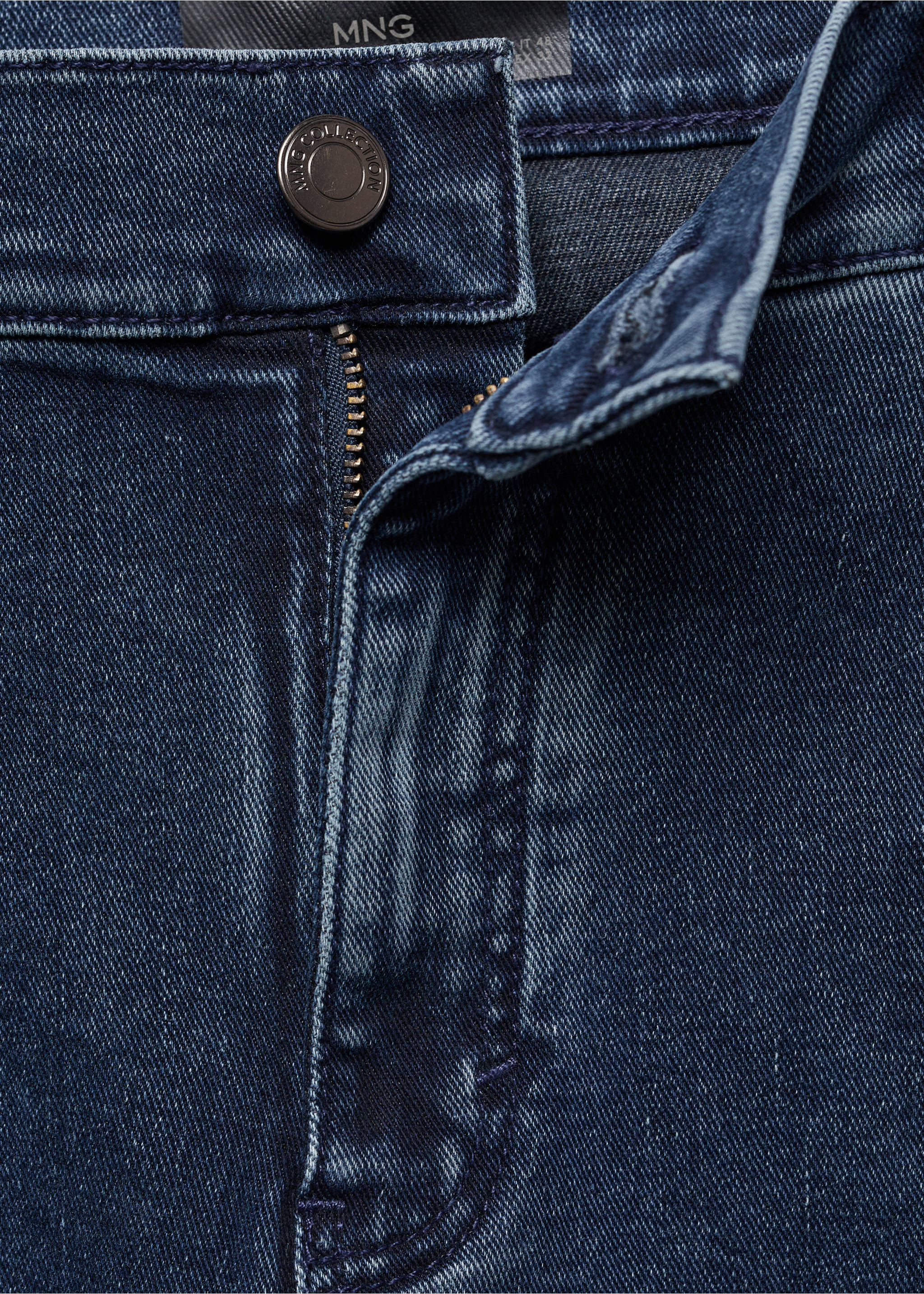 THERMOLITE® slim-fit jeans - Details of the article 8, Deep Dark Blue. Ref: 67010642-00.