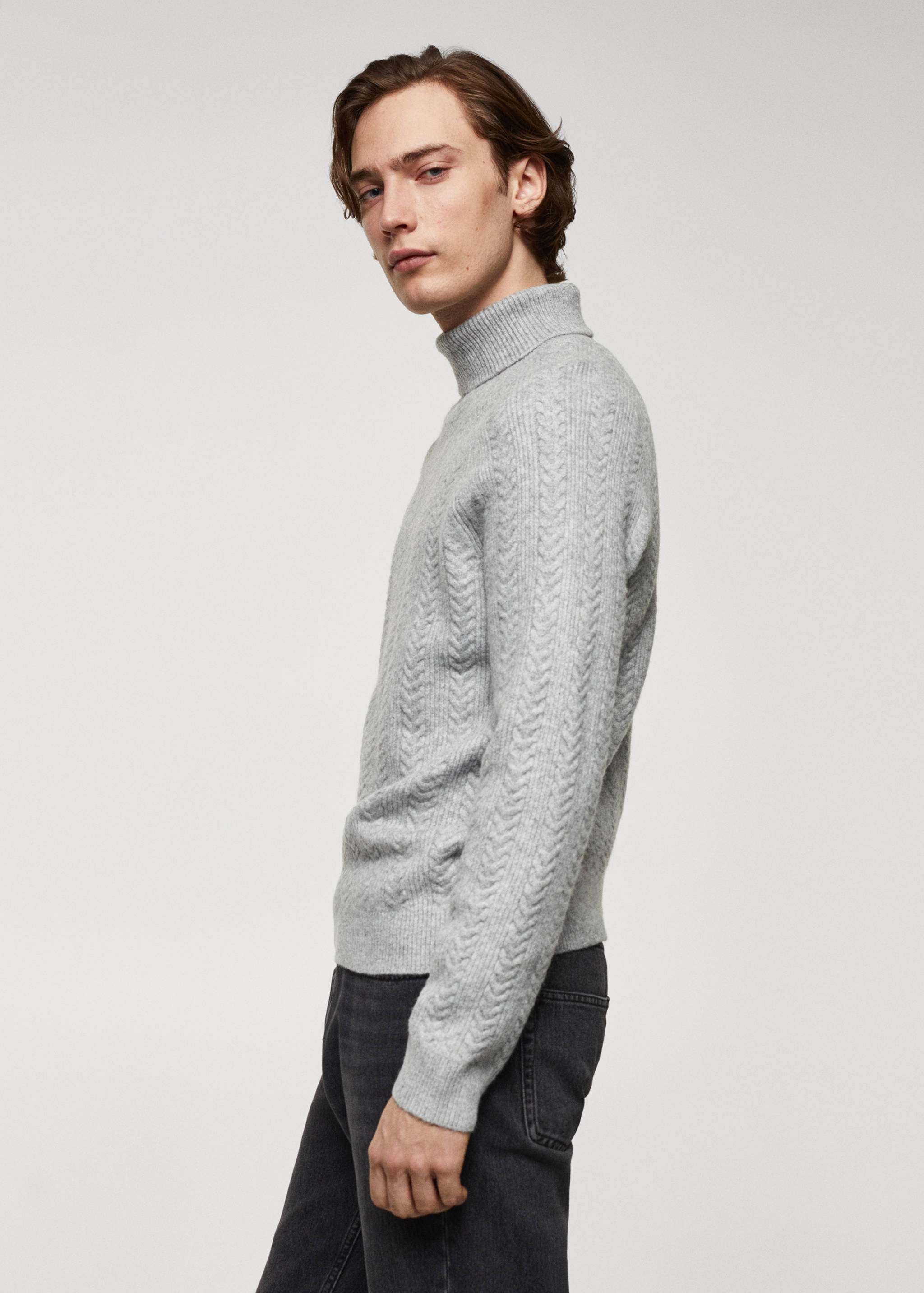 Twisted turtleneck sweater - Details of the article 2