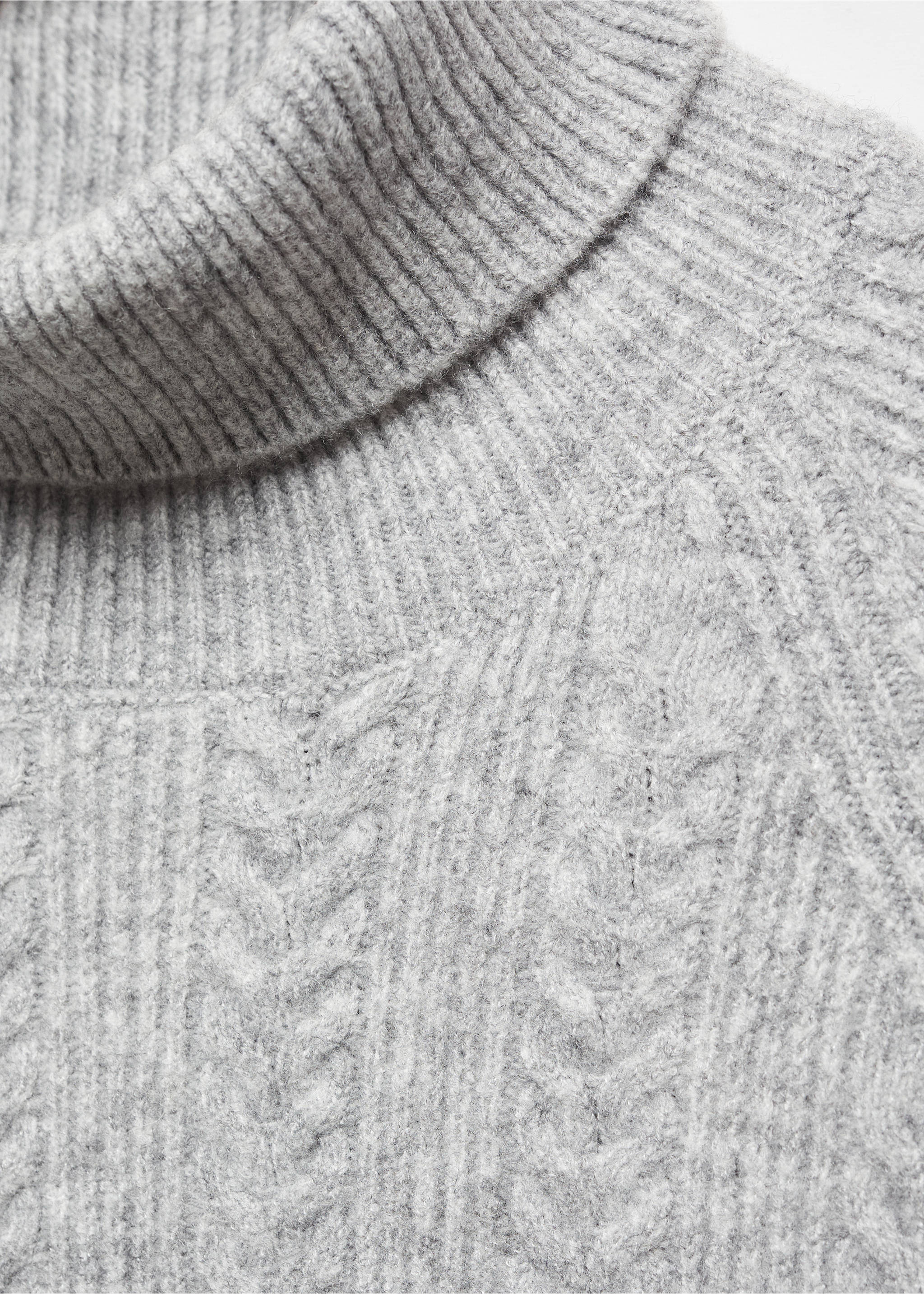 Twisted turtleneck sweater - Details of the article 8, Light Heather Grey. Ref: 67010654-00.