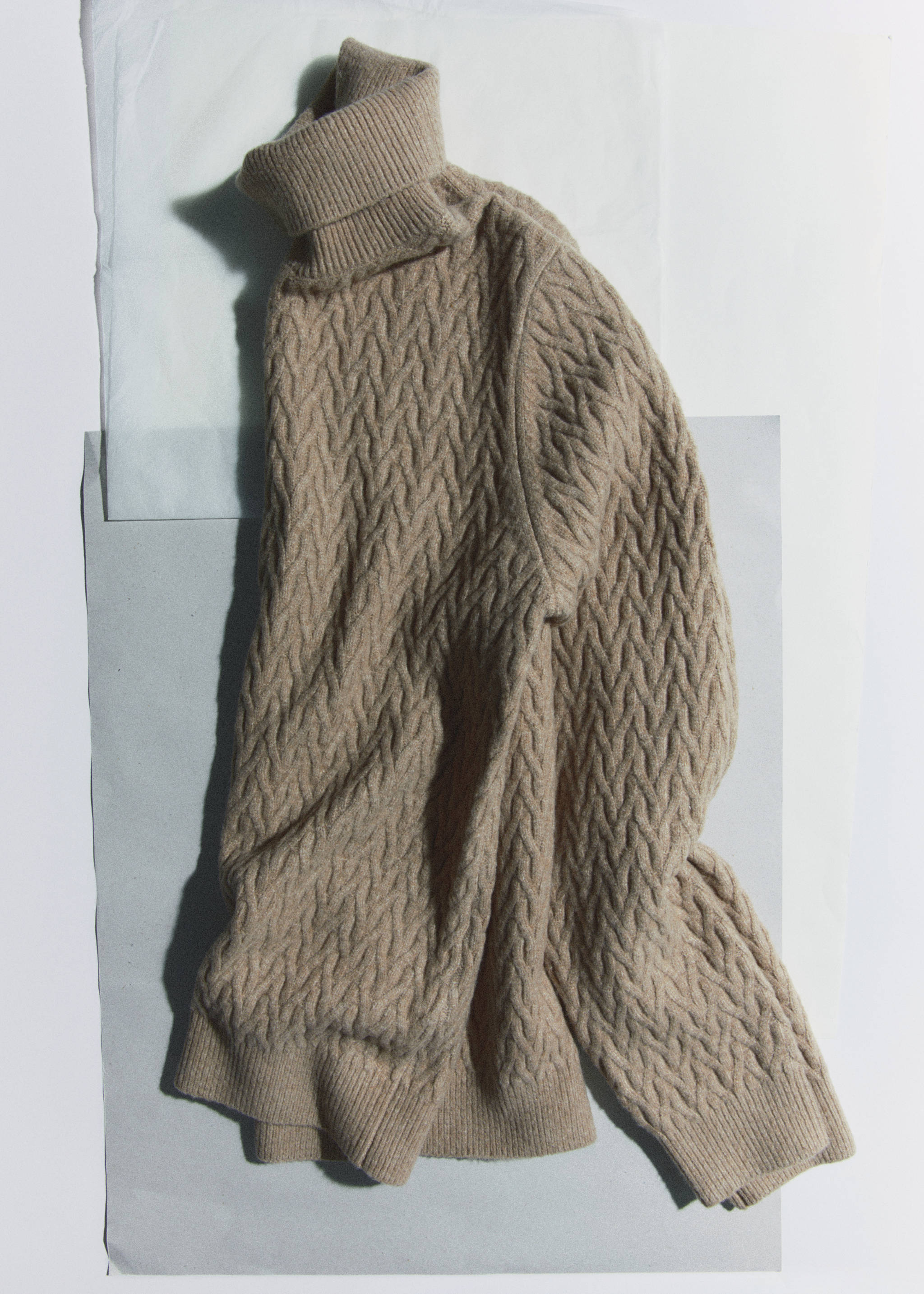 Braided turtleneck sweater - Details of the article 5, Medium Brown. Ref: 67010655-00.