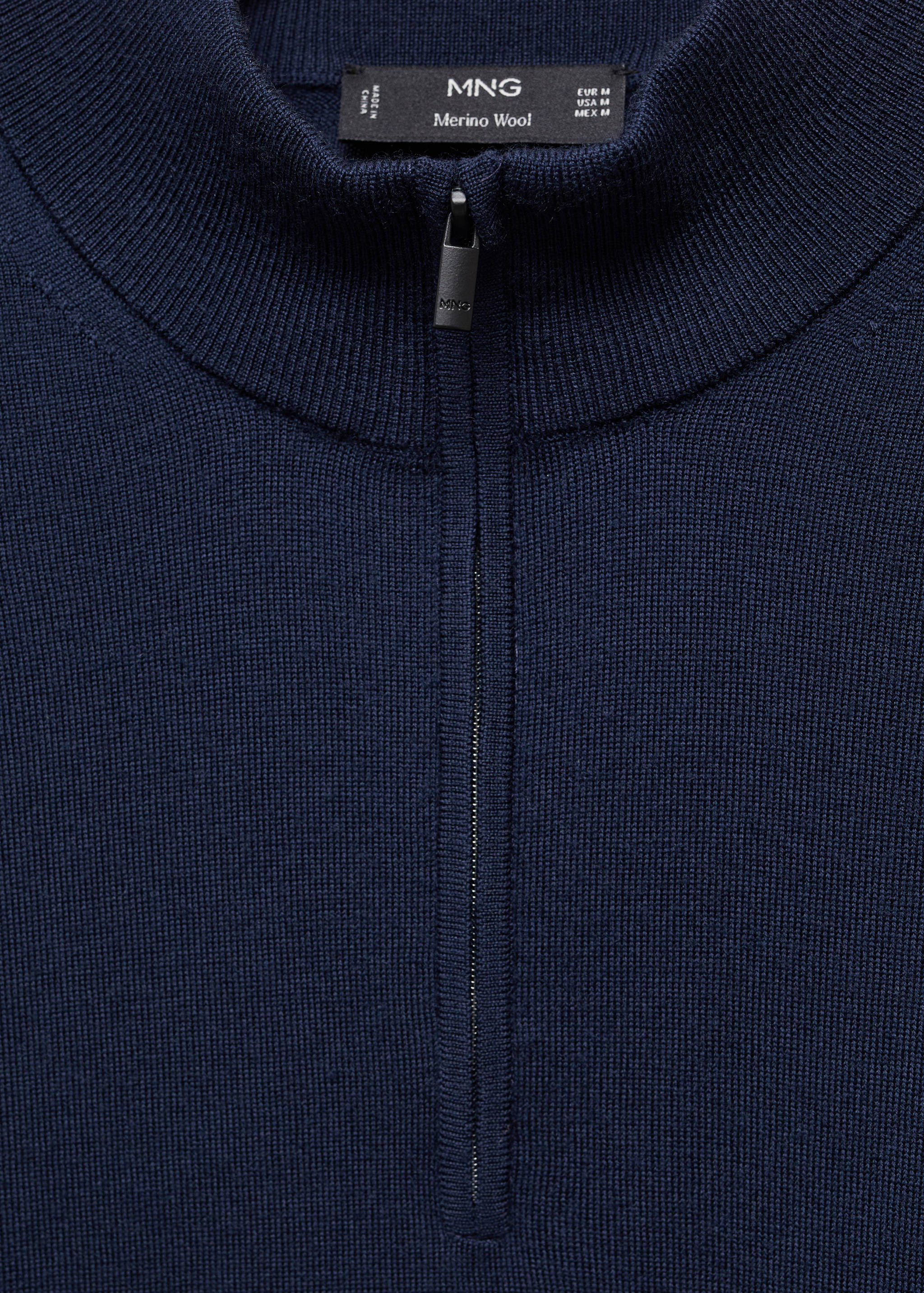 Pullover aus 100 % Merinowolle mit Zip-Kragen - Detail des Artikels 8