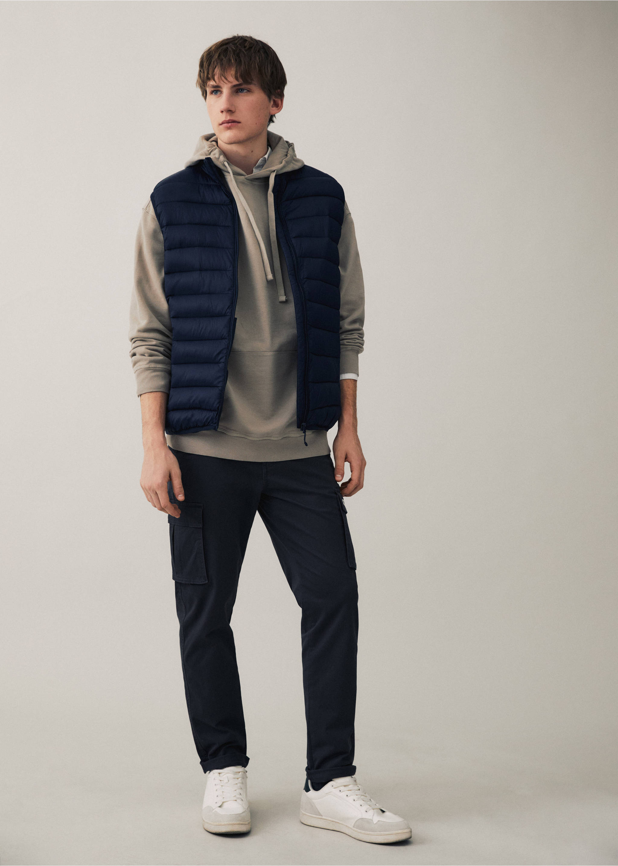 Cotton cargo trousers - Details of the article 5, Dark Navy. Ref: 67010664-00.